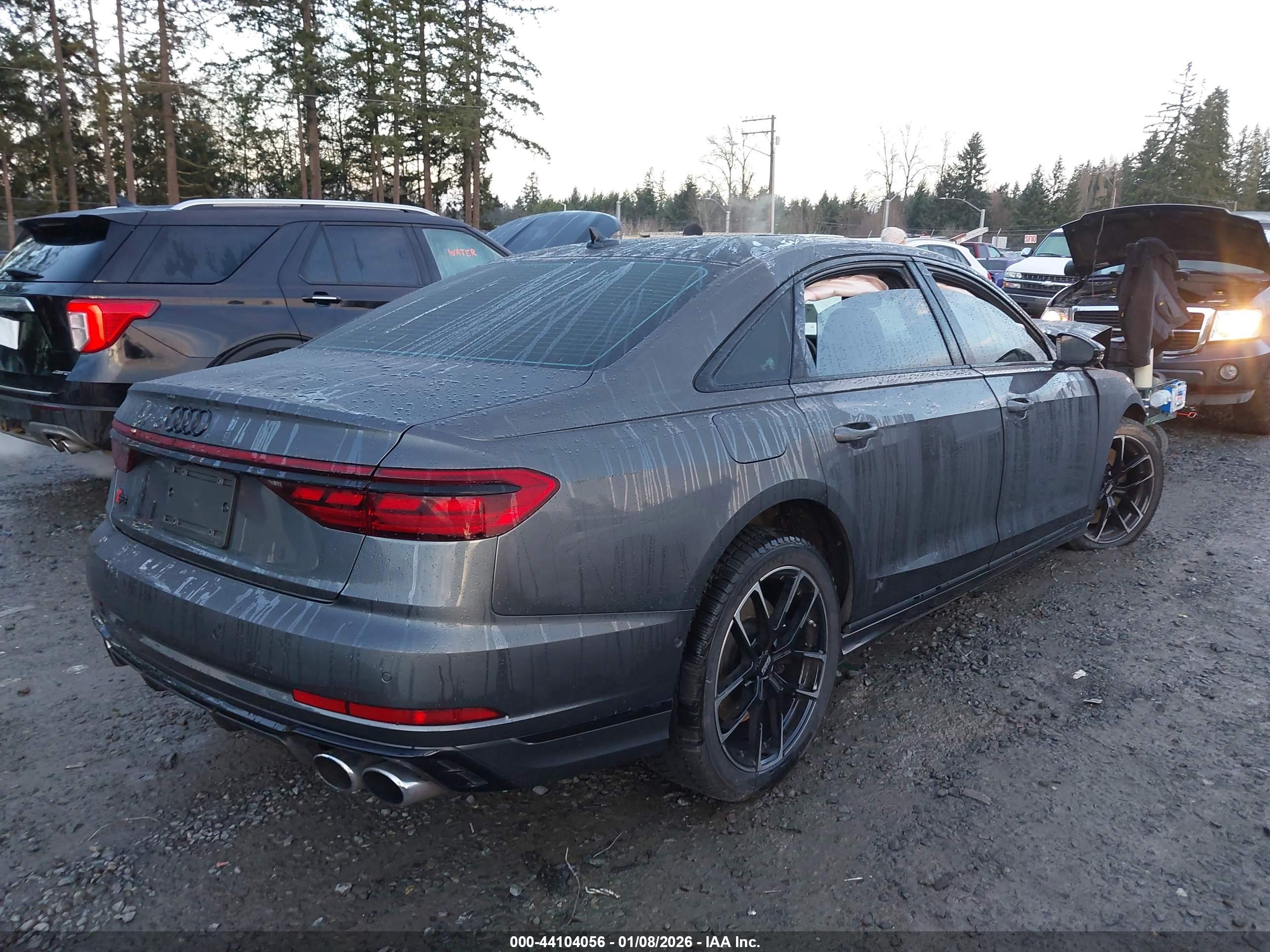 AUDI S8 image 4