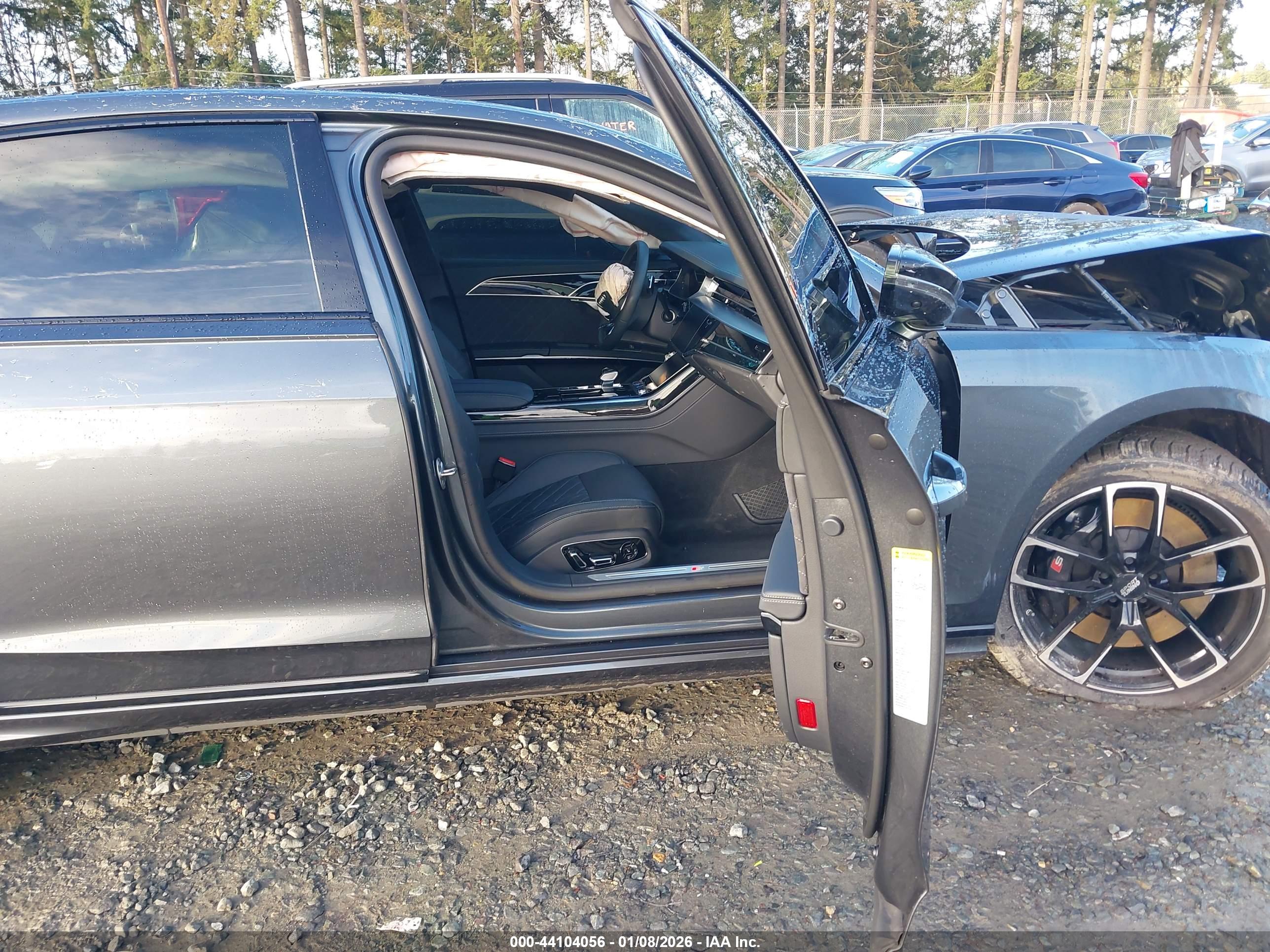 AUDI S8 image 5