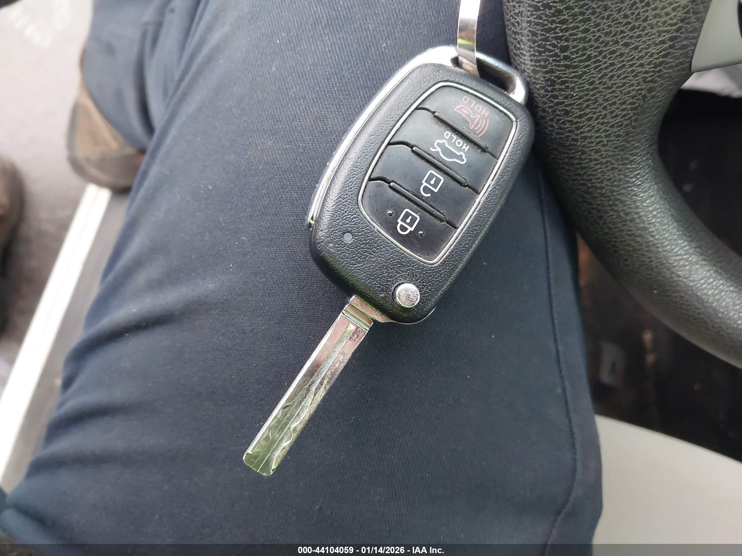 HYUNDAI SONATA image 11