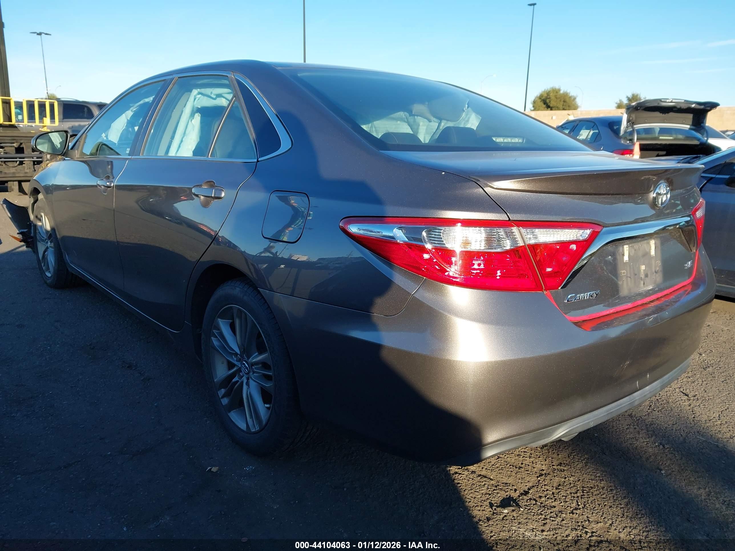 TOYOTA CAMRY image 3