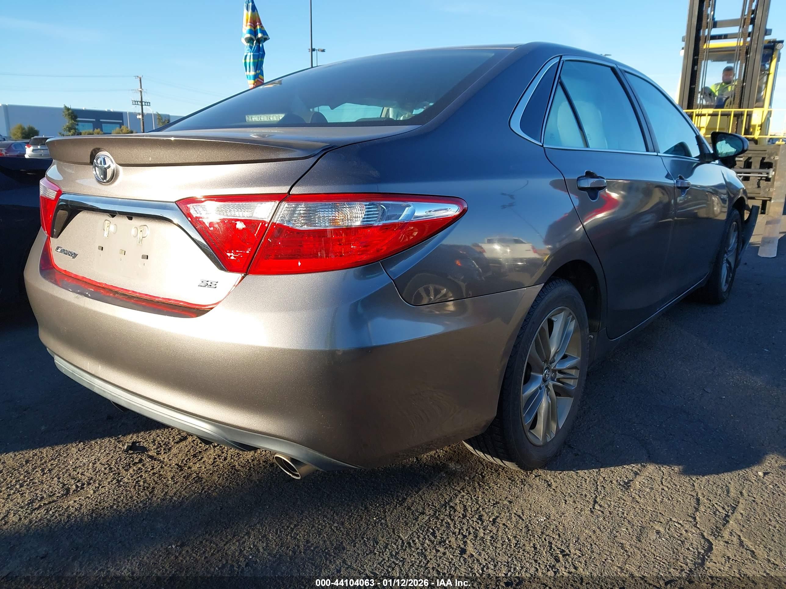 TOYOTA CAMRY image 4