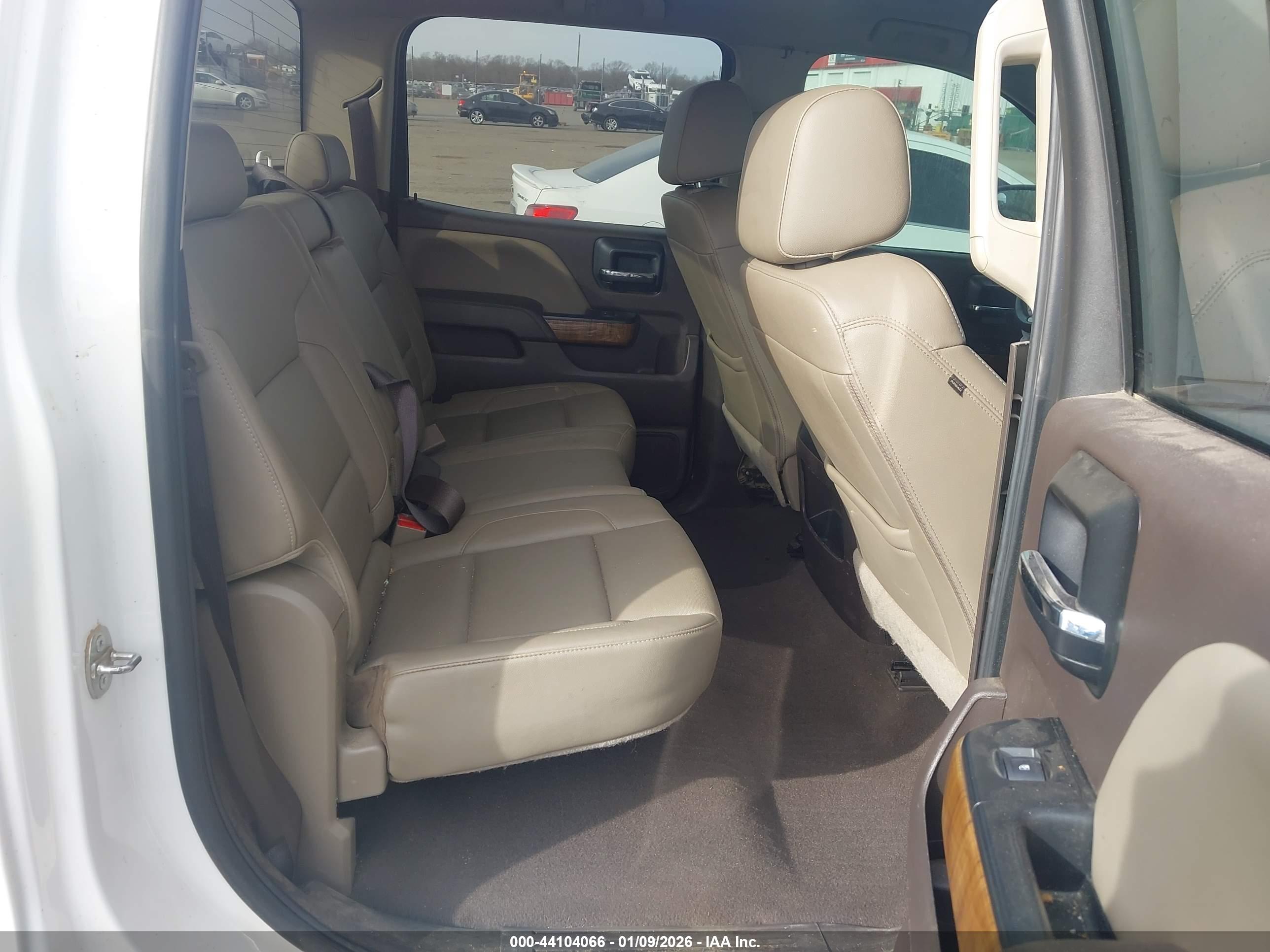 GMC SIERRA image 8
