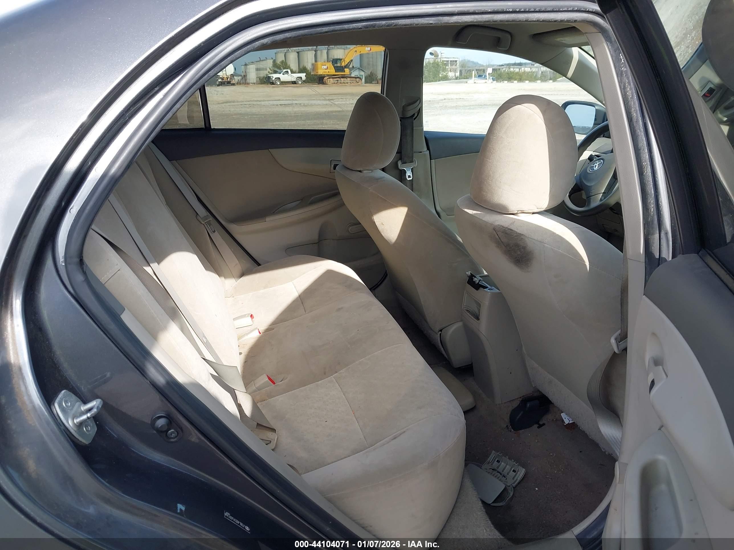 TOYOTA COROLLA image 8