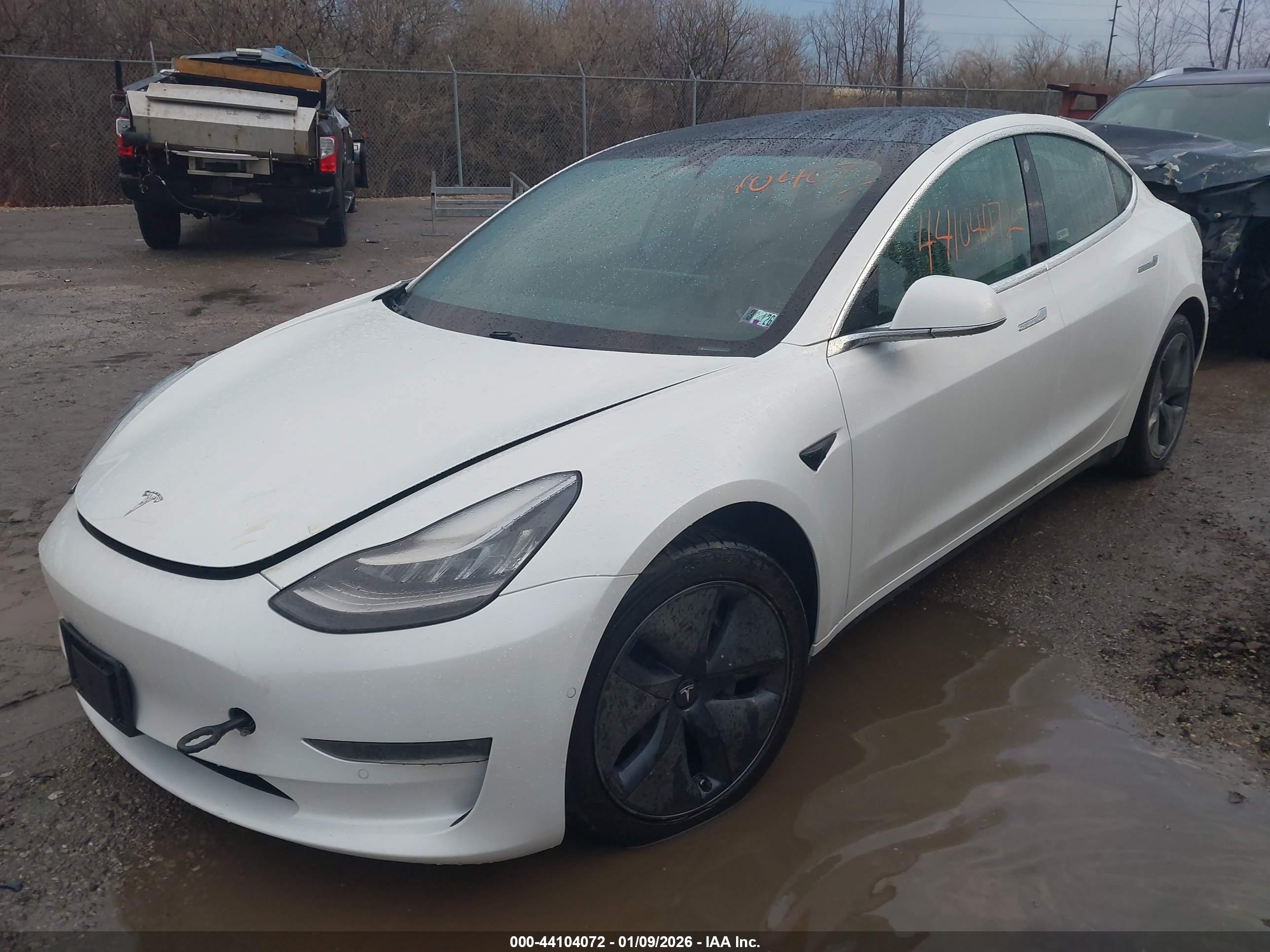 TESLA MODEL image 2