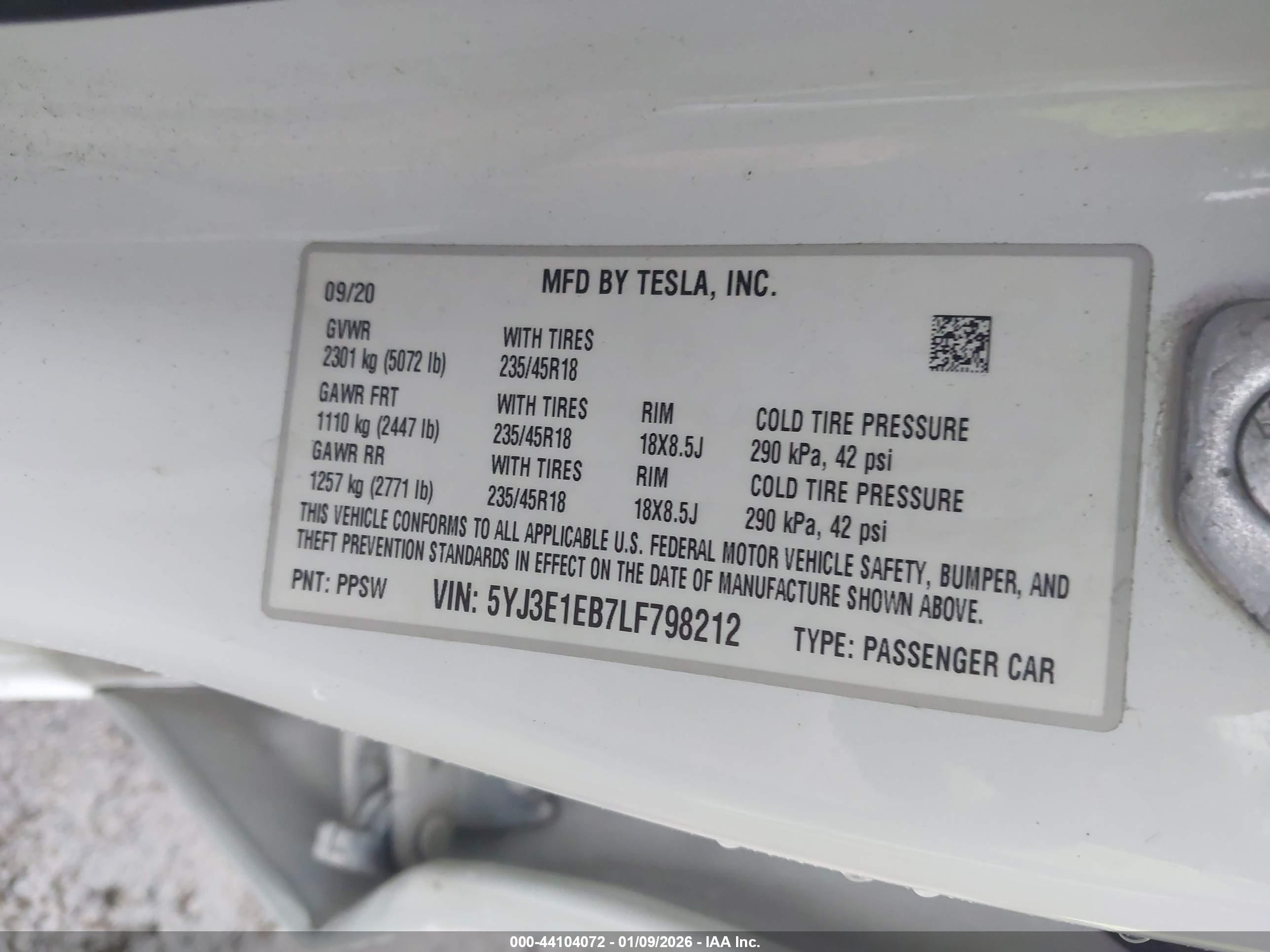 TESLA MODEL image 9