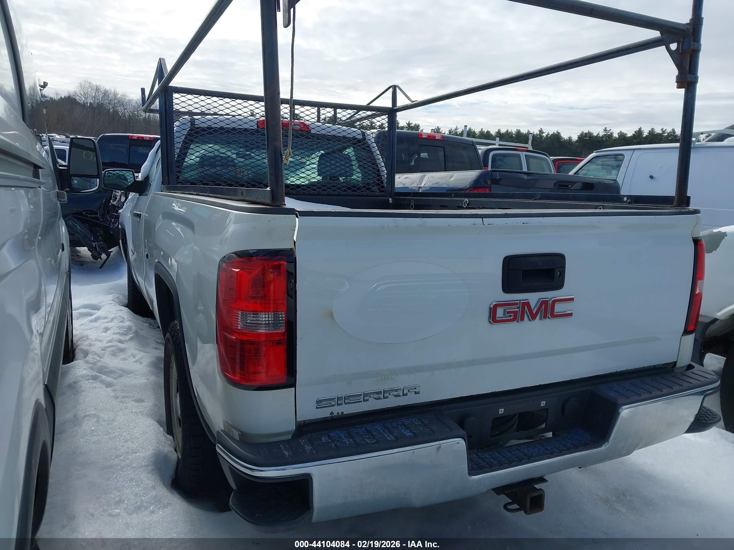 GMC SIERRA image 3
