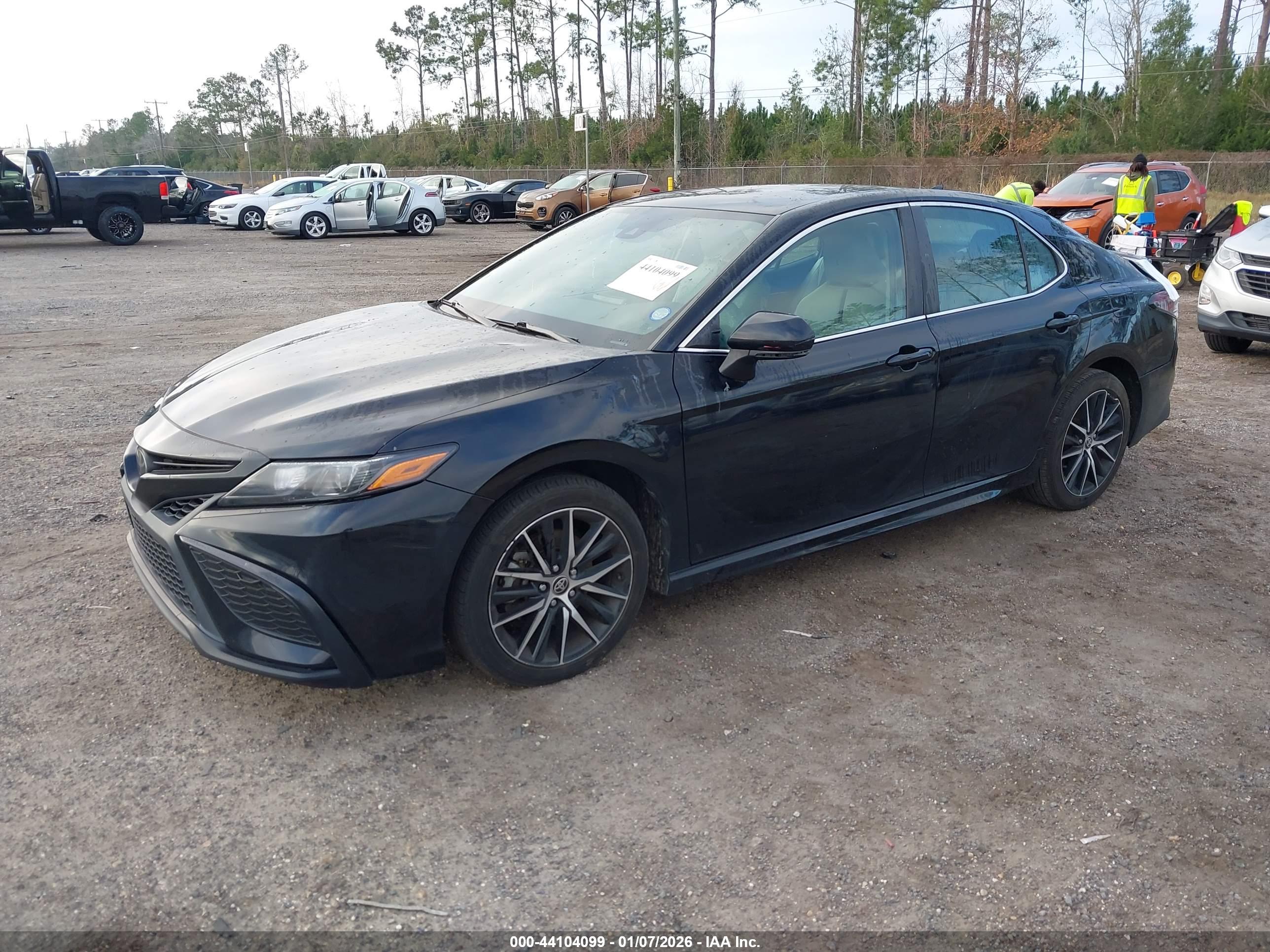 TOYOTA CAMRY image 2