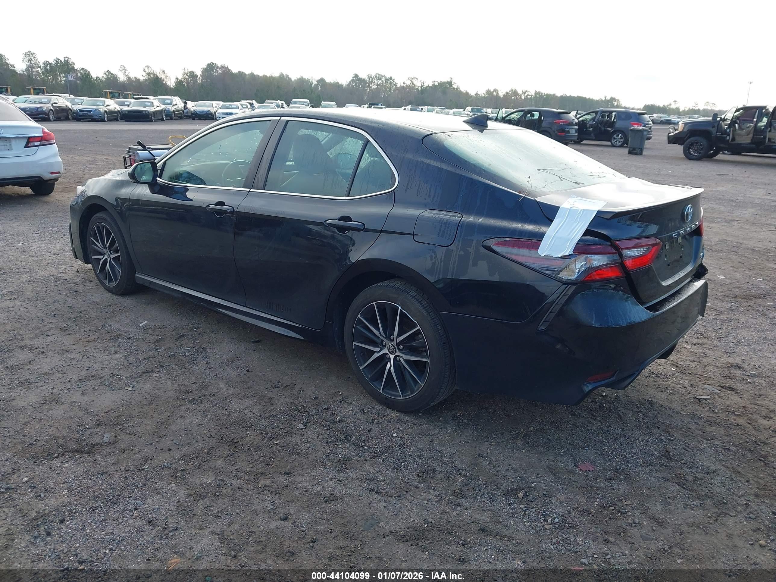 TOYOTA CAMRY image 3