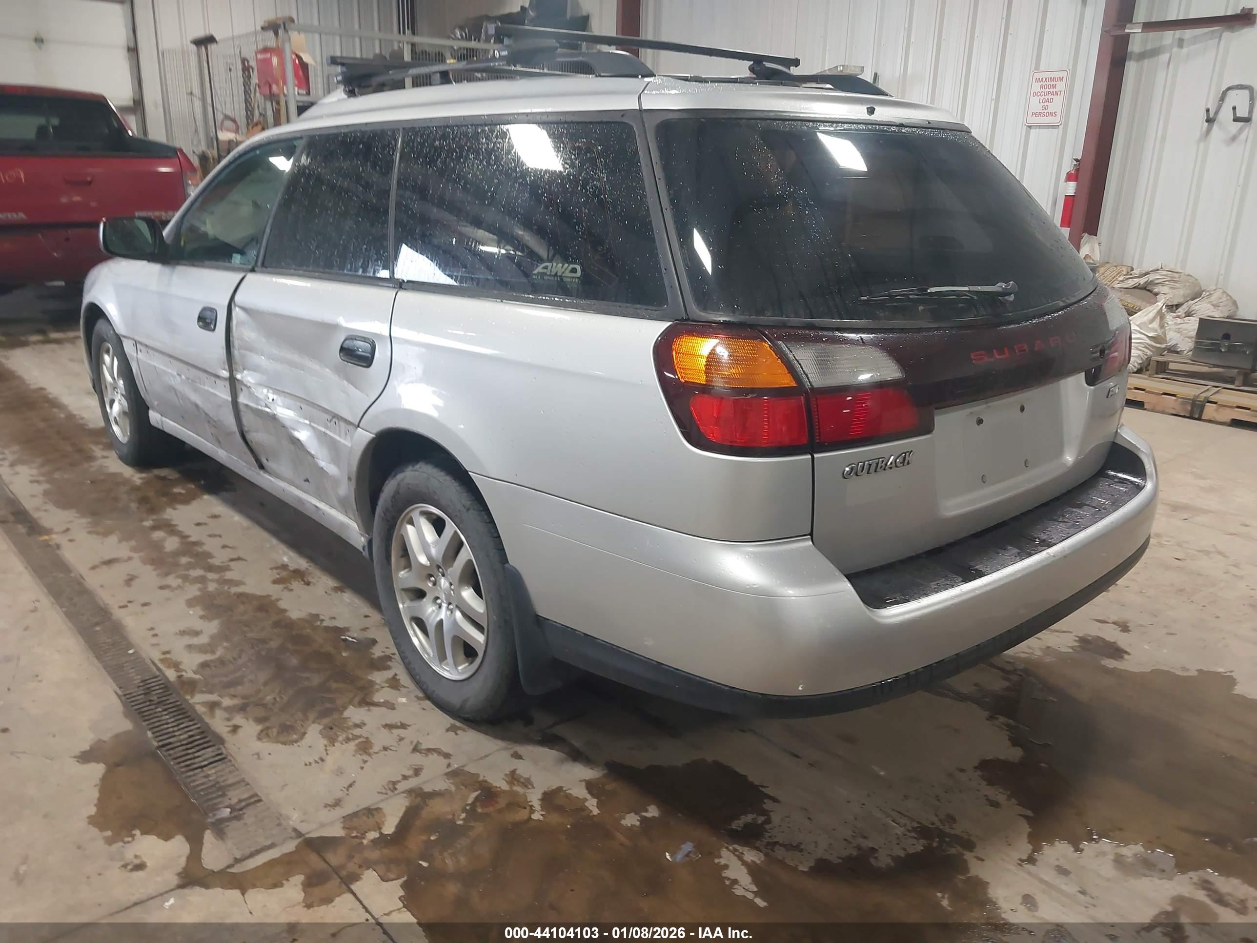 SUBARU OUTBACK image 3