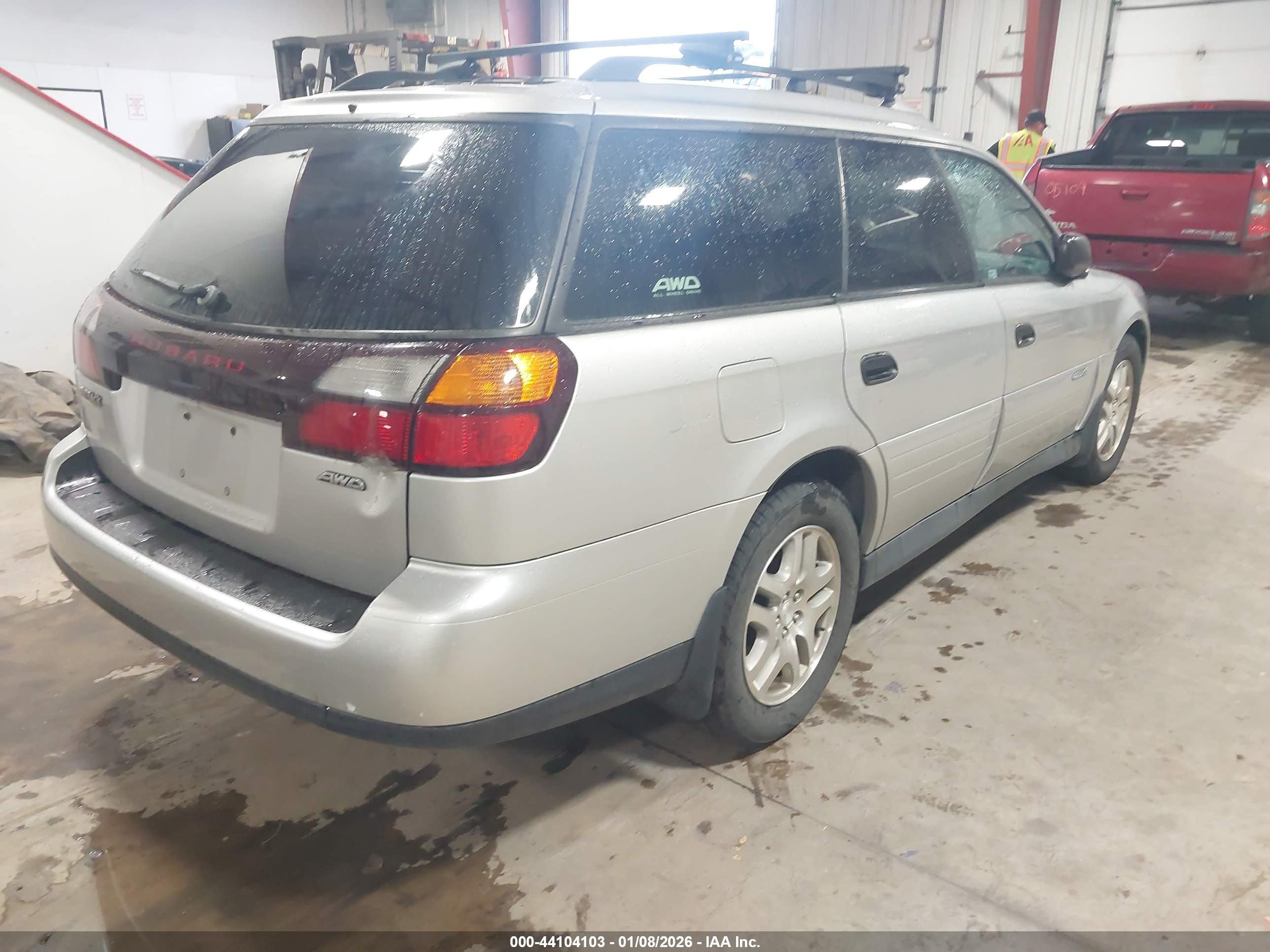 SUBARU OUTBACK image 4