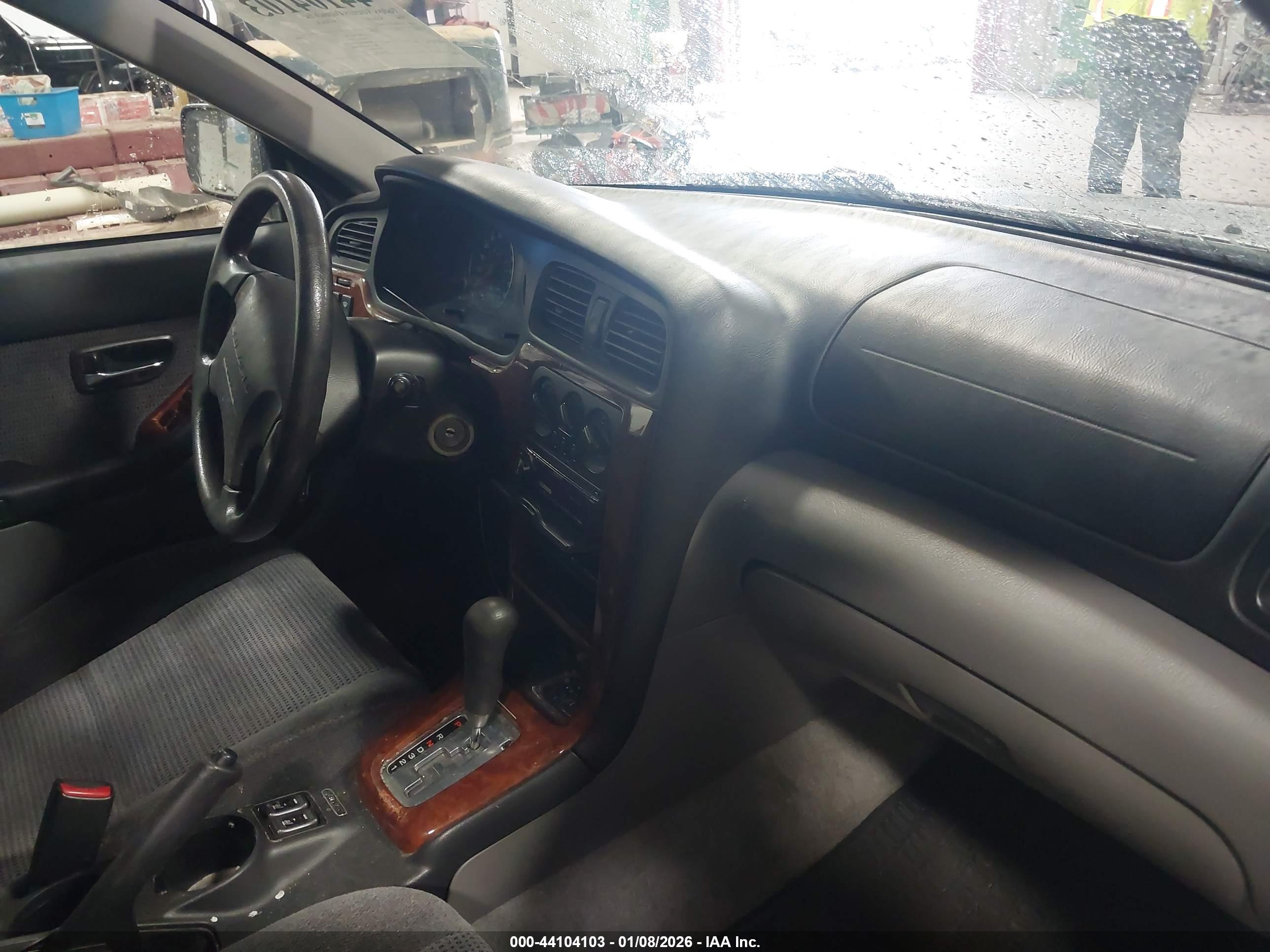 SUBARU OUTBACK image 5