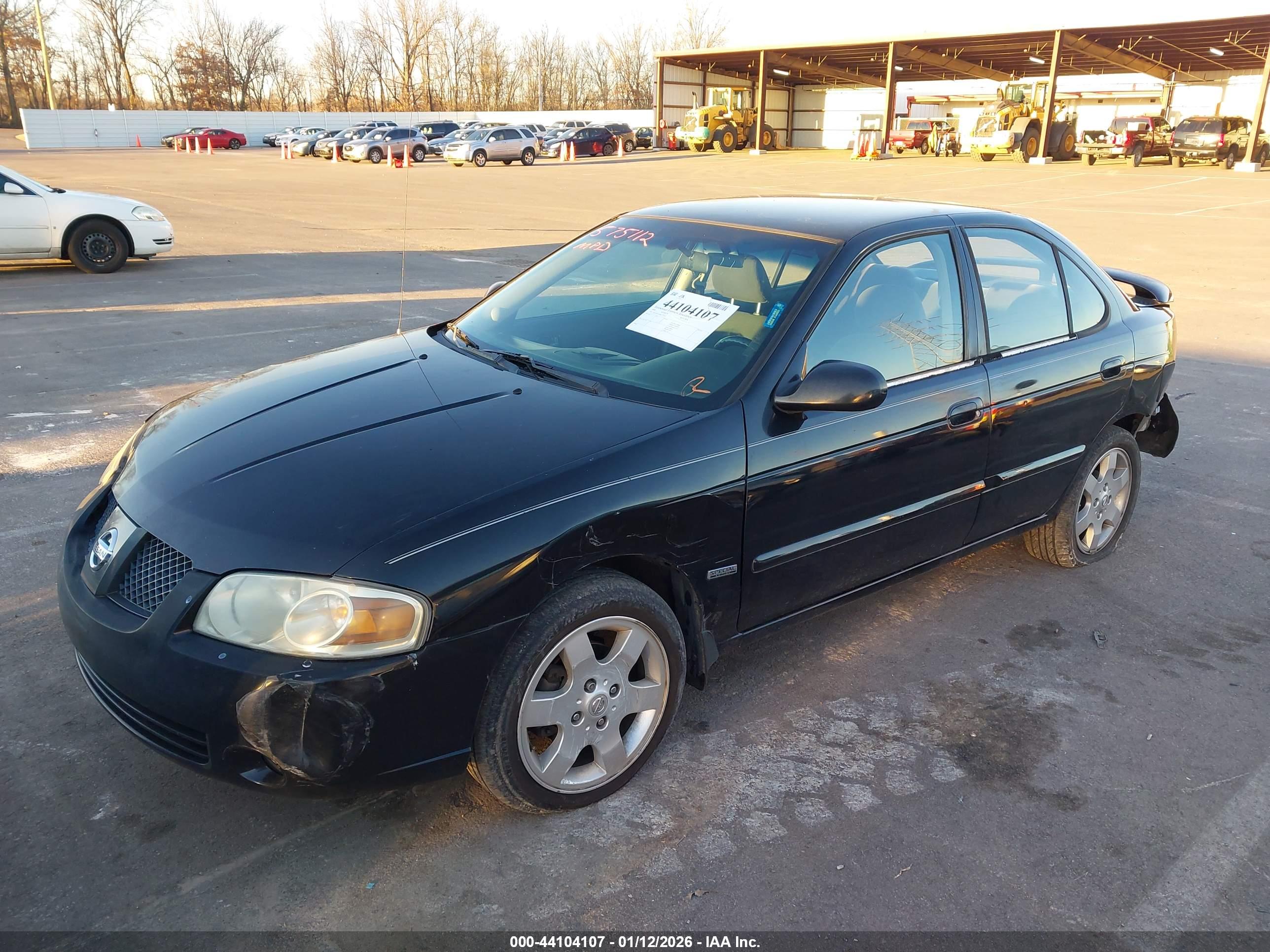 NISSAN SENTRA image 2
