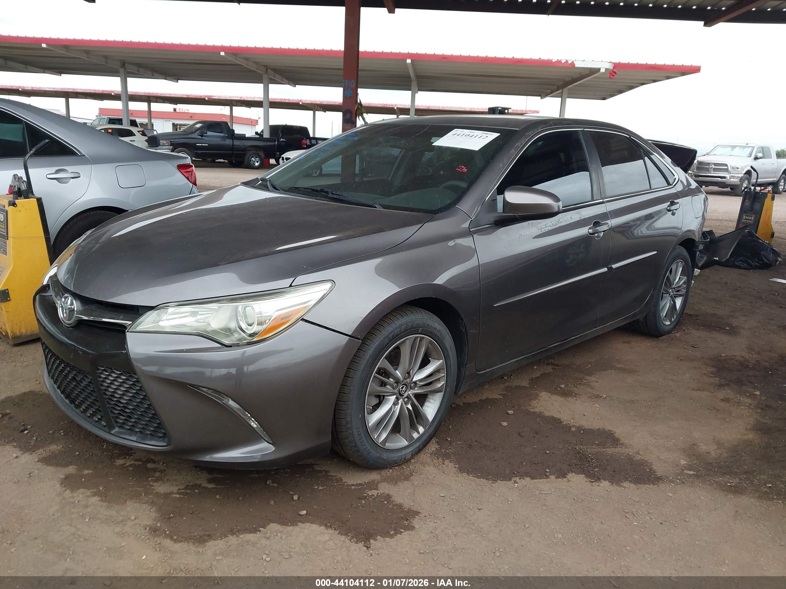 TOYOTA CAMRY image 2