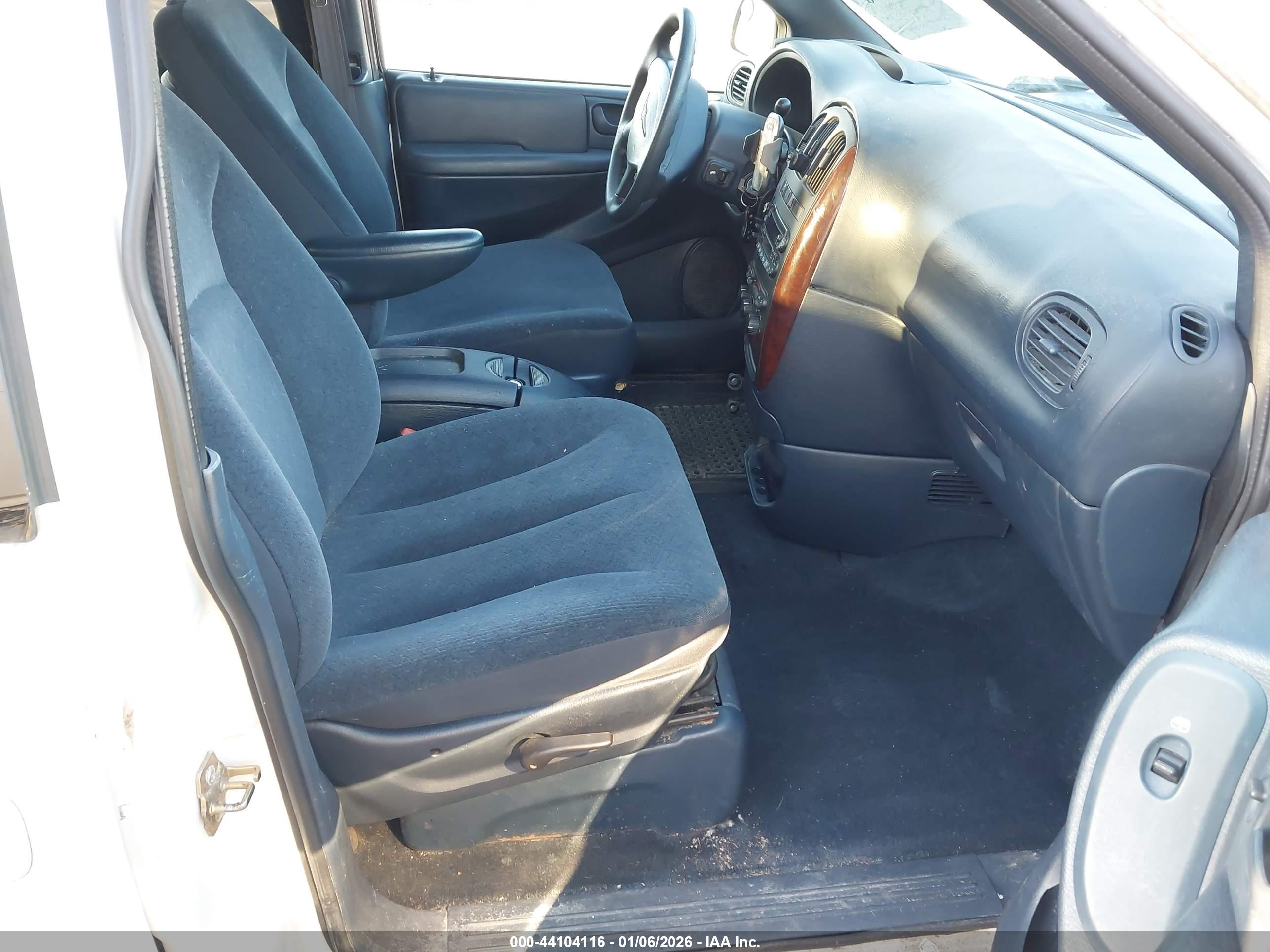 CHRYSLER TOWN image 5