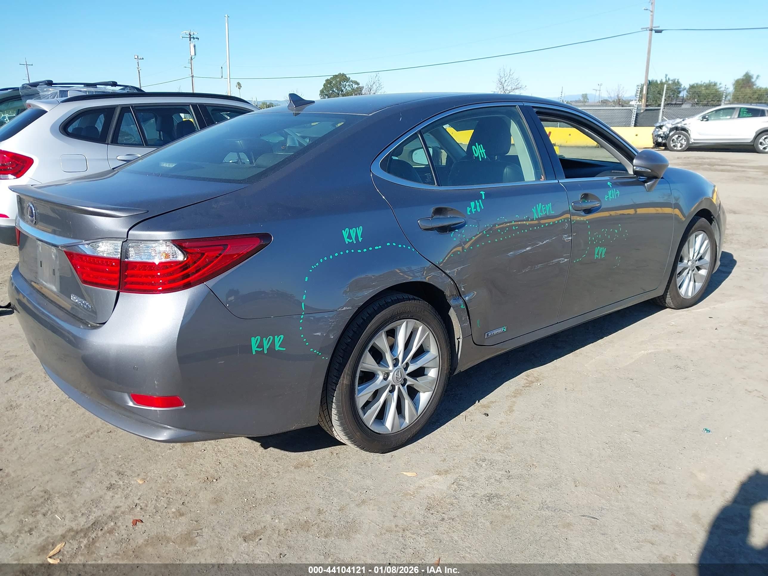 LEXUS ES image 4