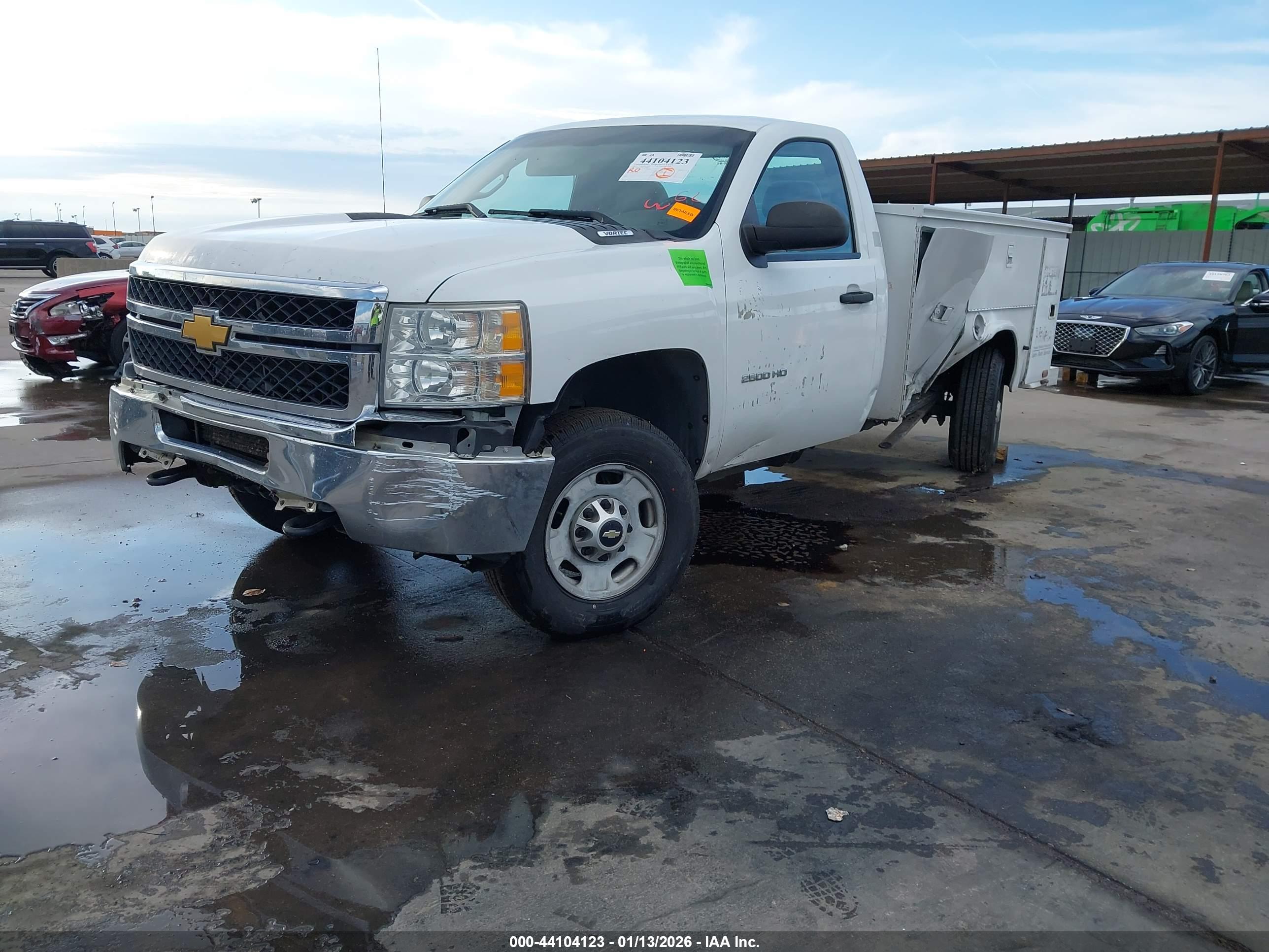 CHEVROLET SILVERADO image 2
