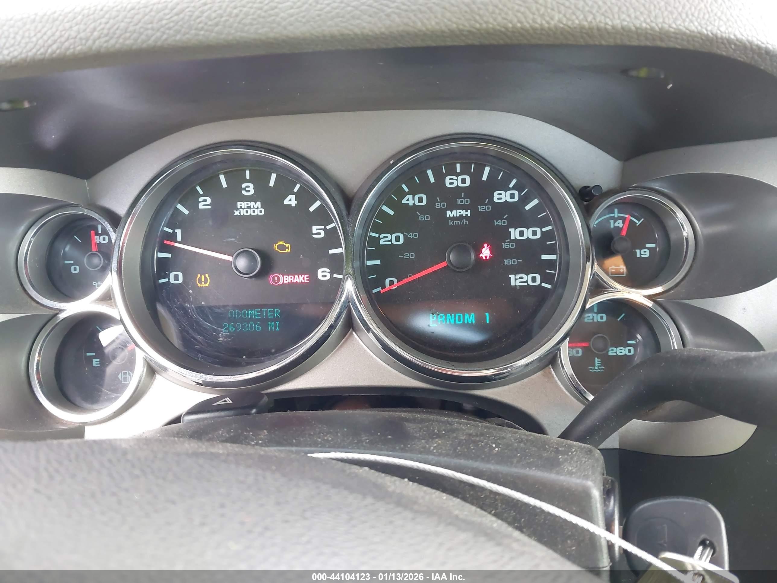 CHEVROLET SILVERADO image 7