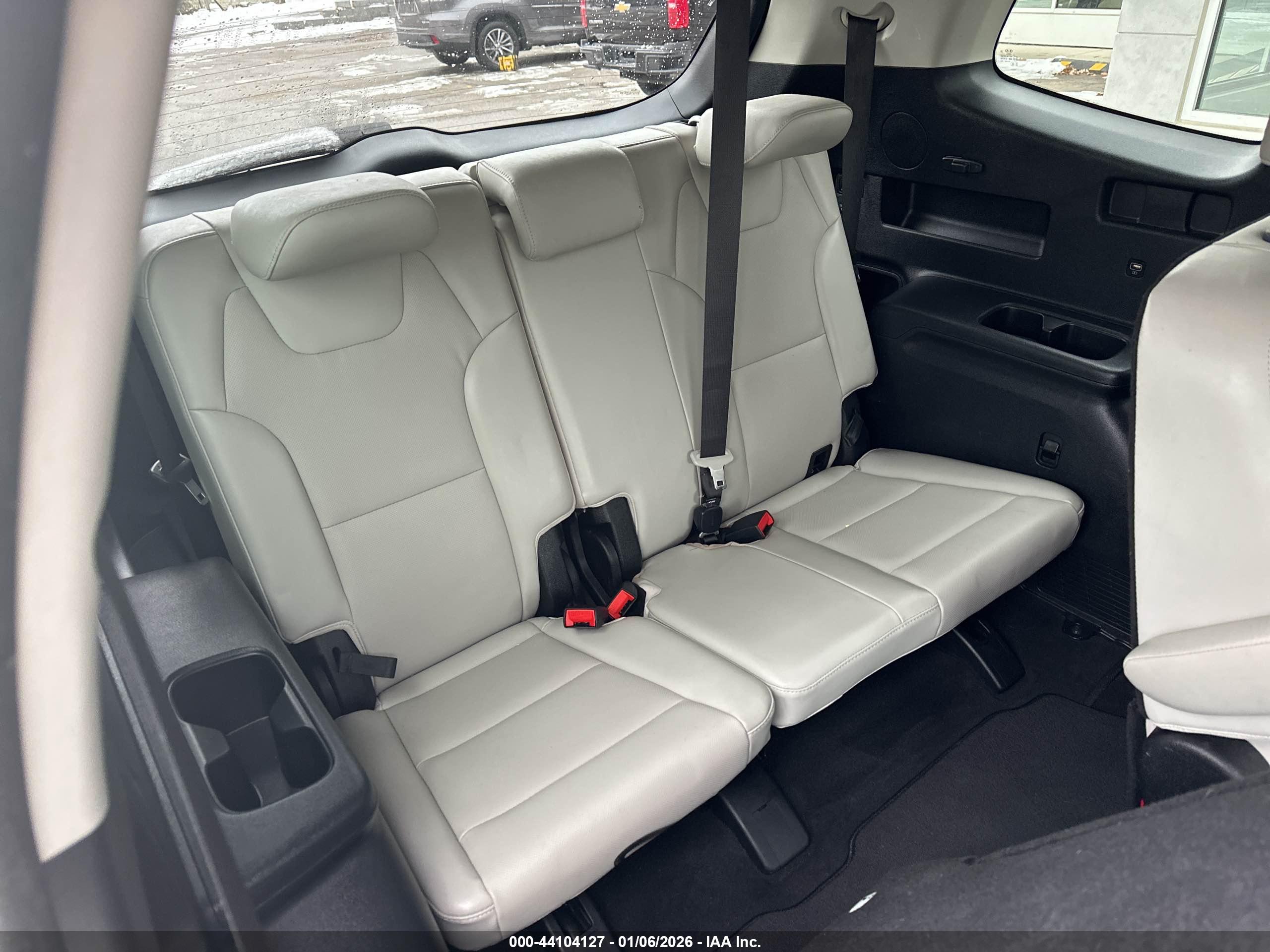 KIA TELLURIDE image 6