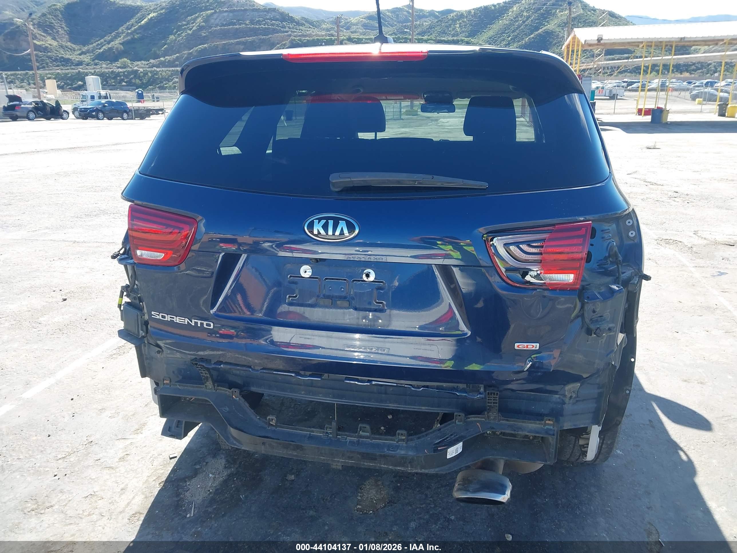 KIA SORENTO image 6