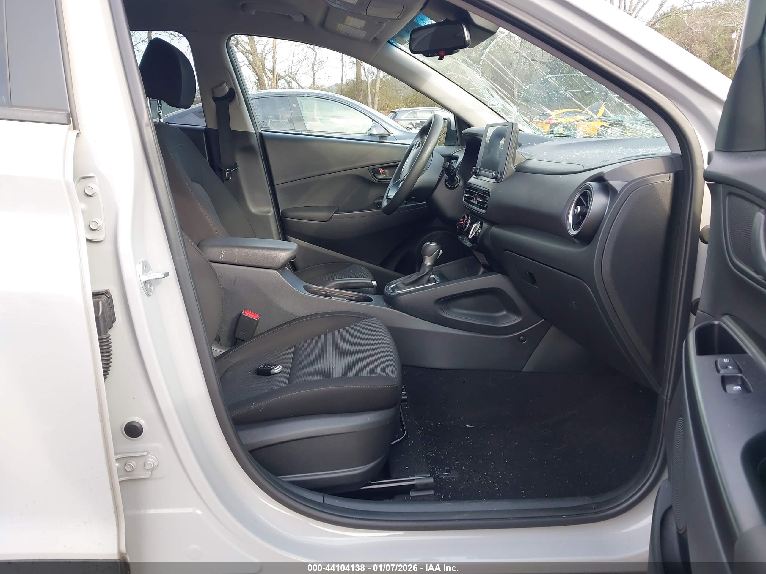 HYUNDAI KONA image 5