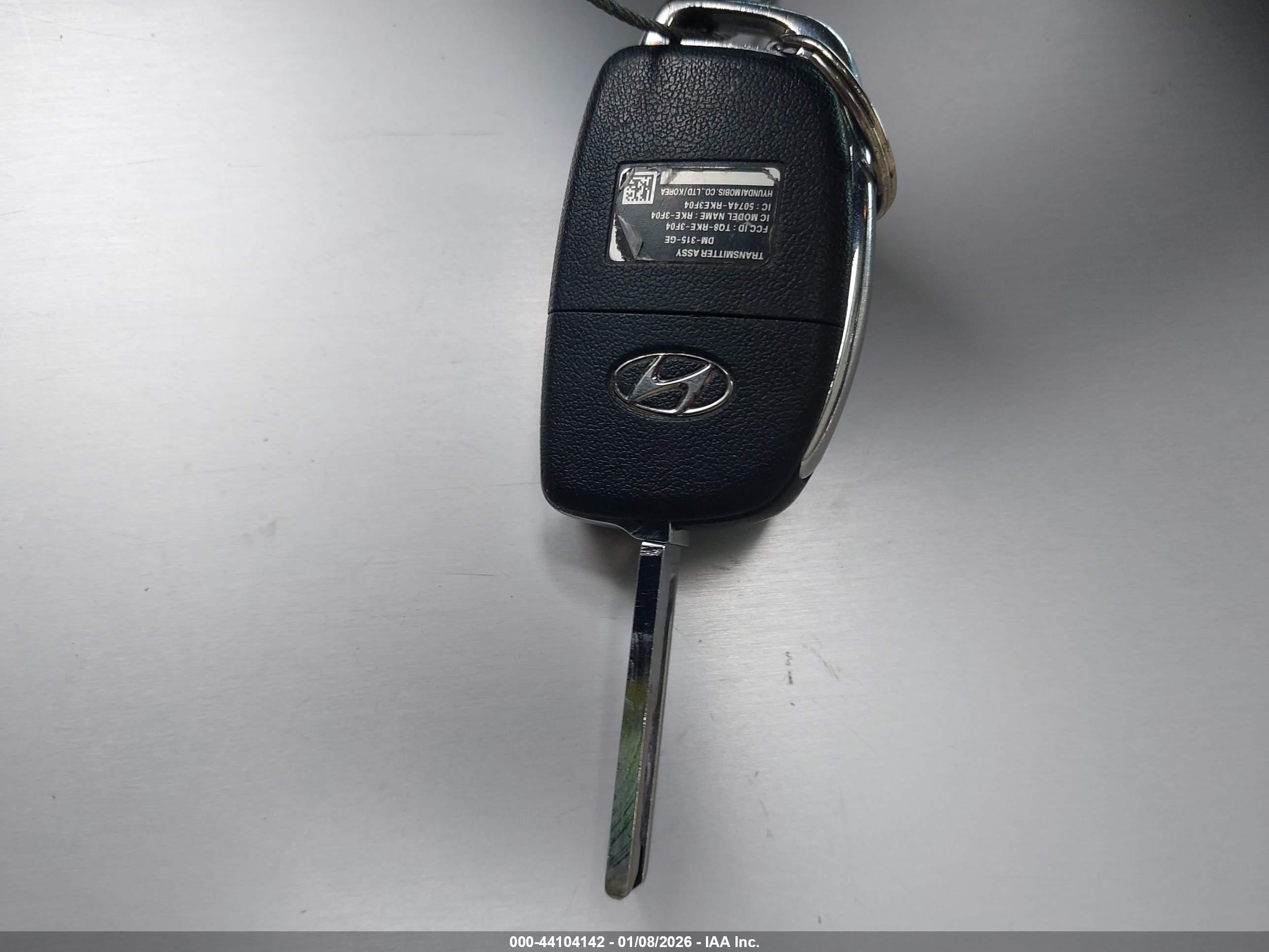 HYUNDAI SANTA image 11