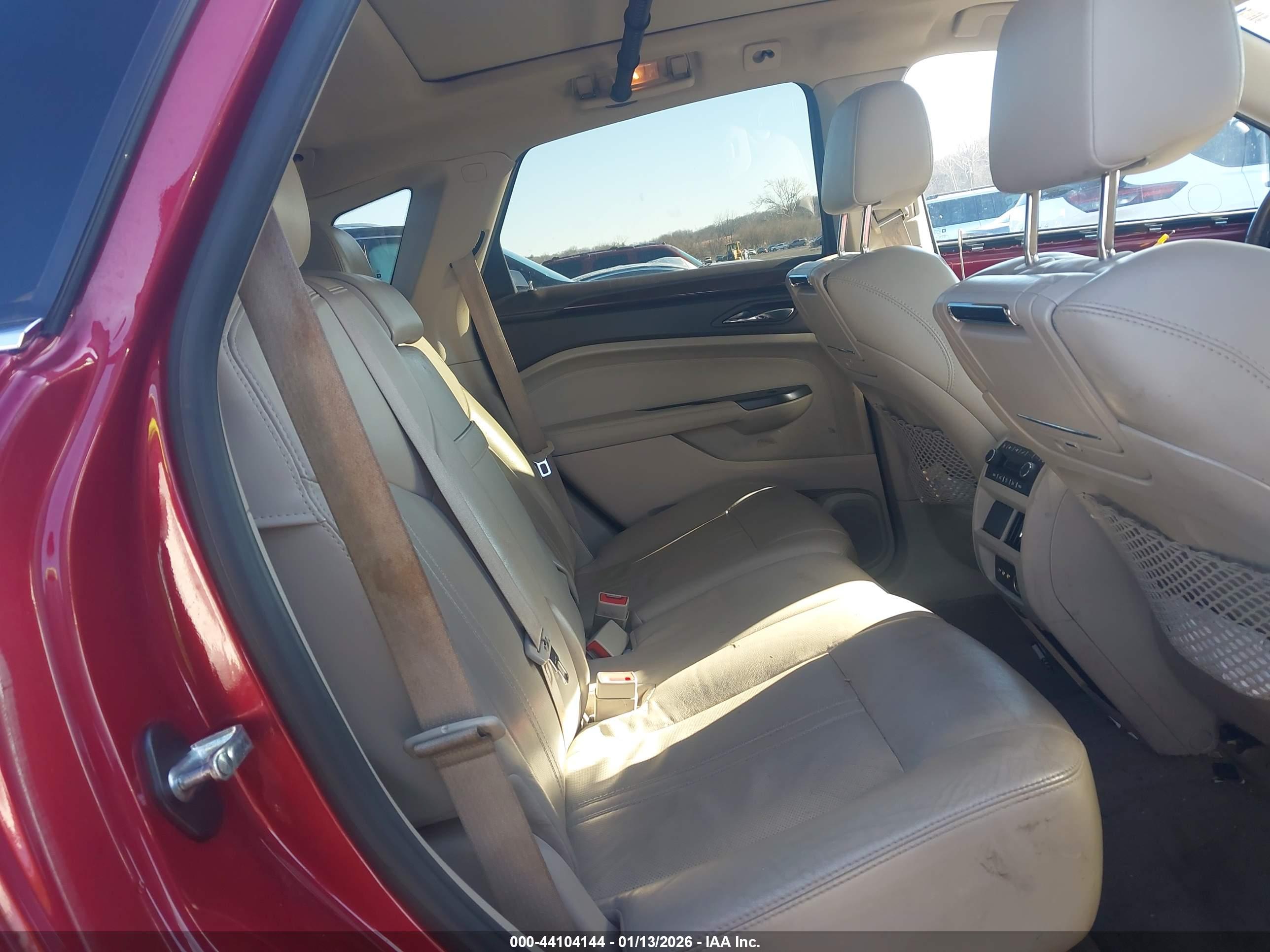 CADILLAC SRX image 8