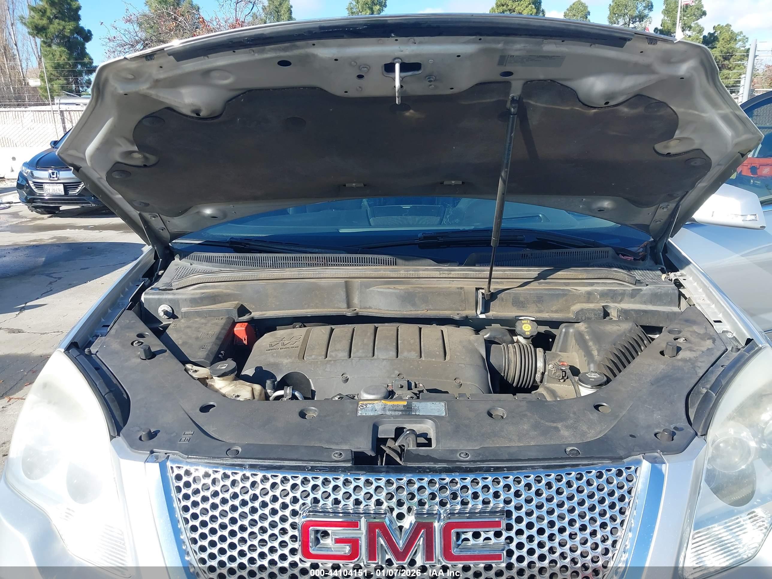 GMC ACADIA image 10
