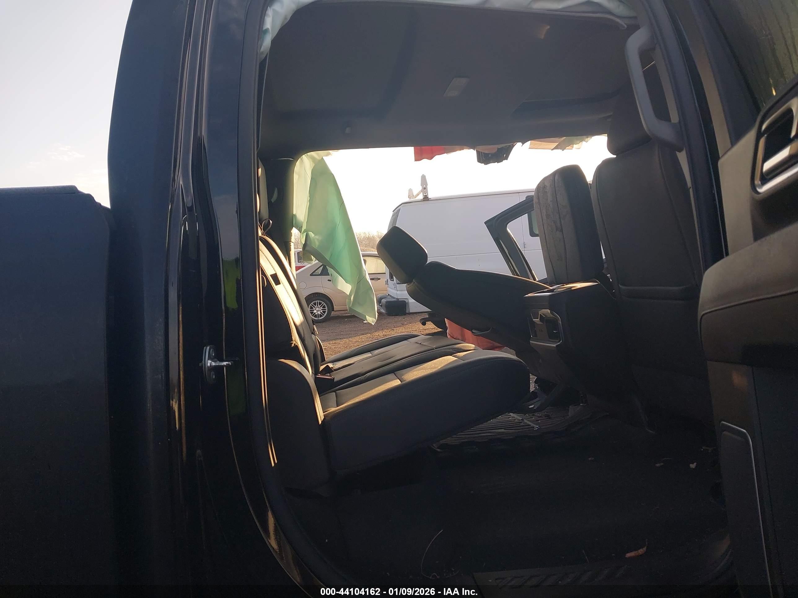 GMC SIERRA image 8