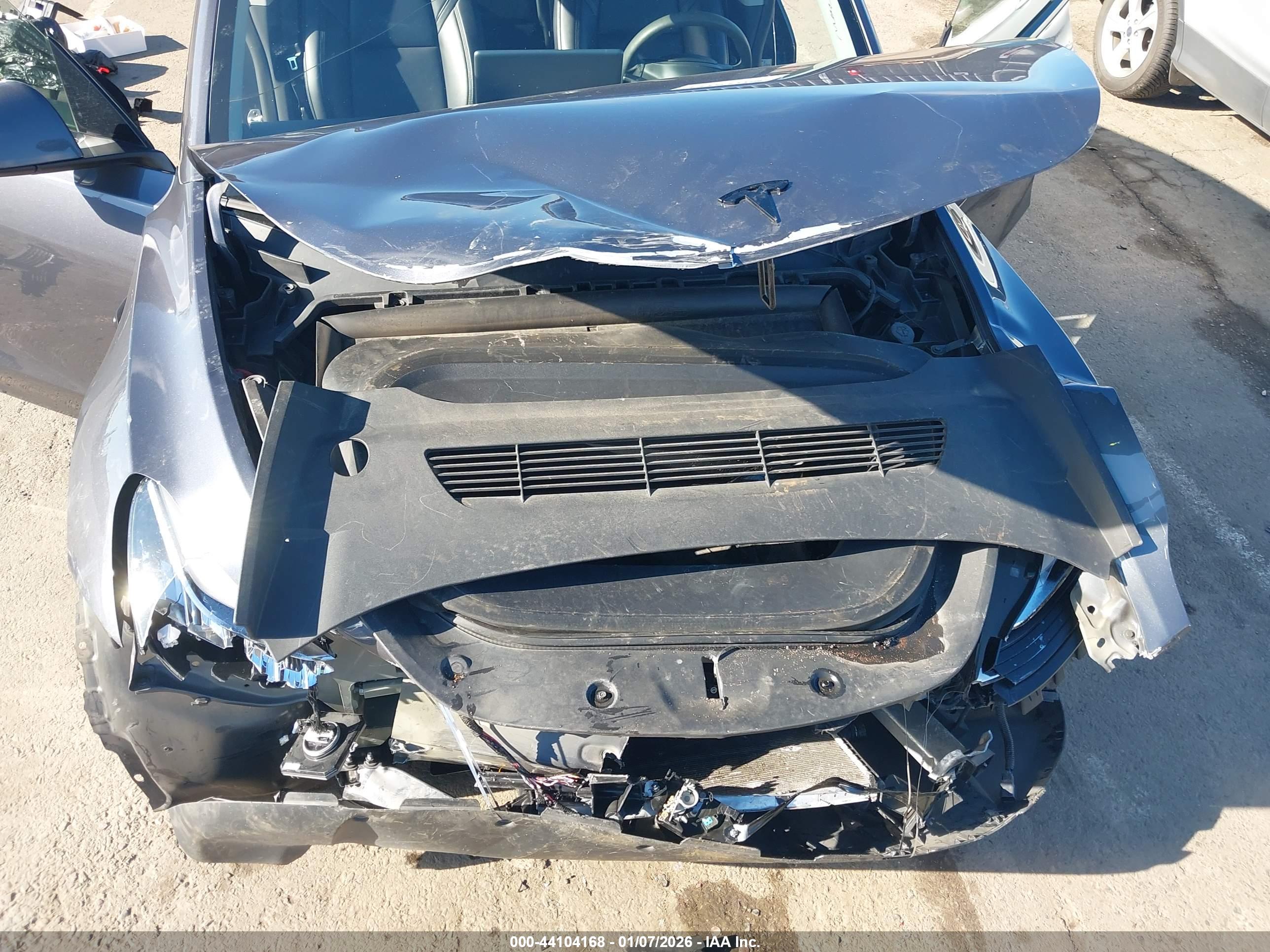 TESLA MODEL image 10