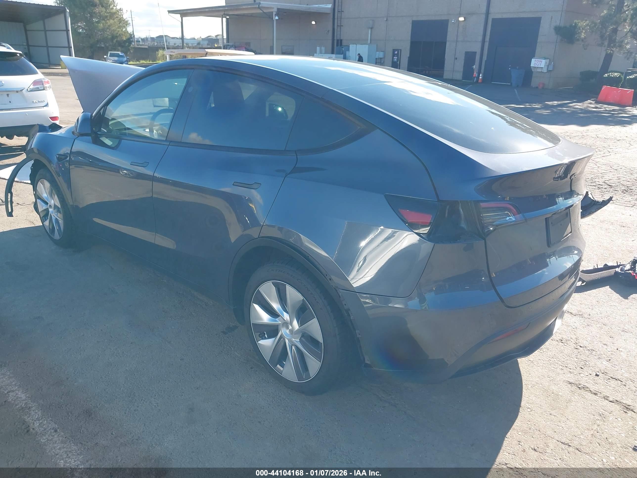 TESLA MODEL image 3