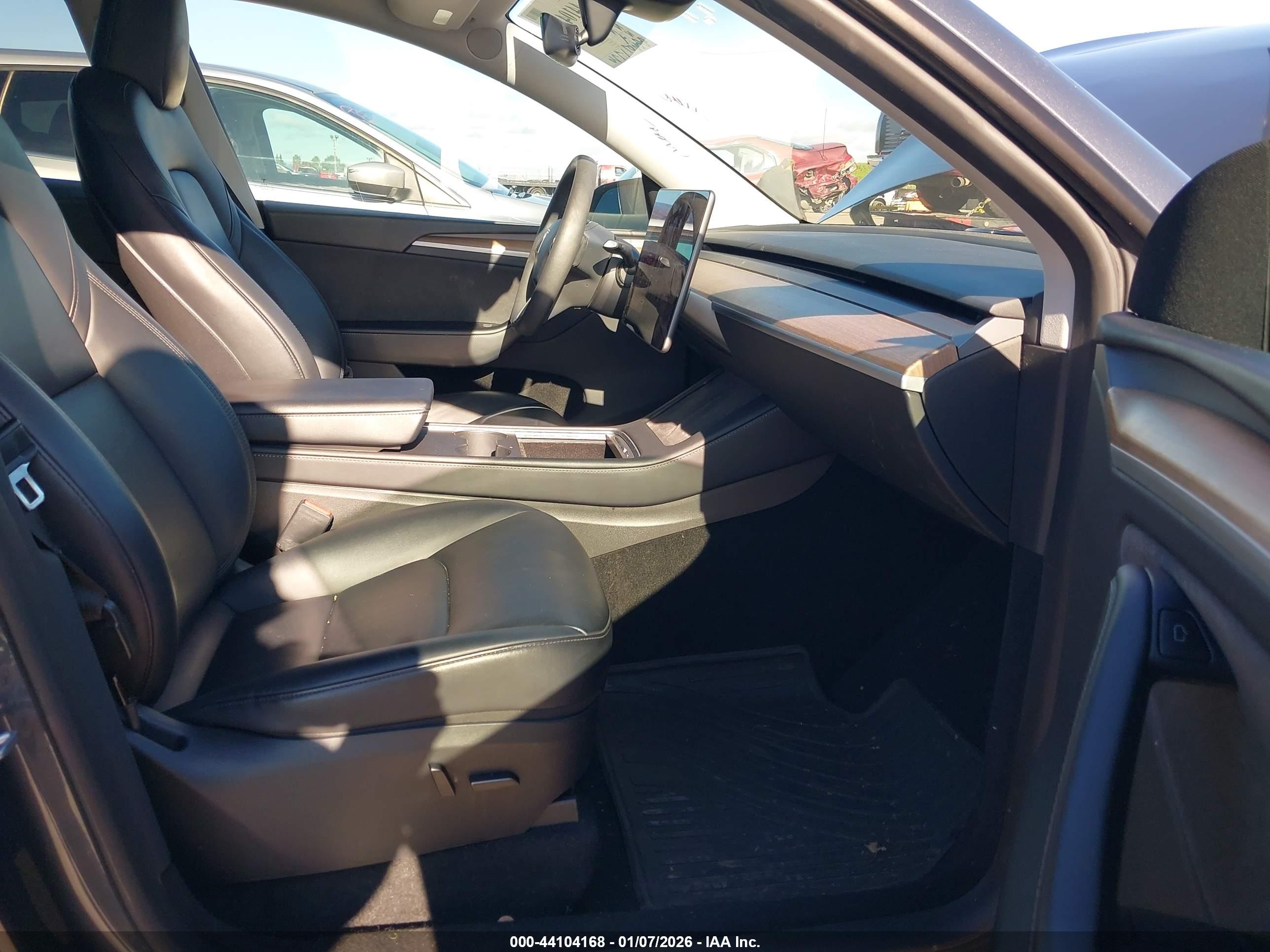 TESLA MODEL image 5