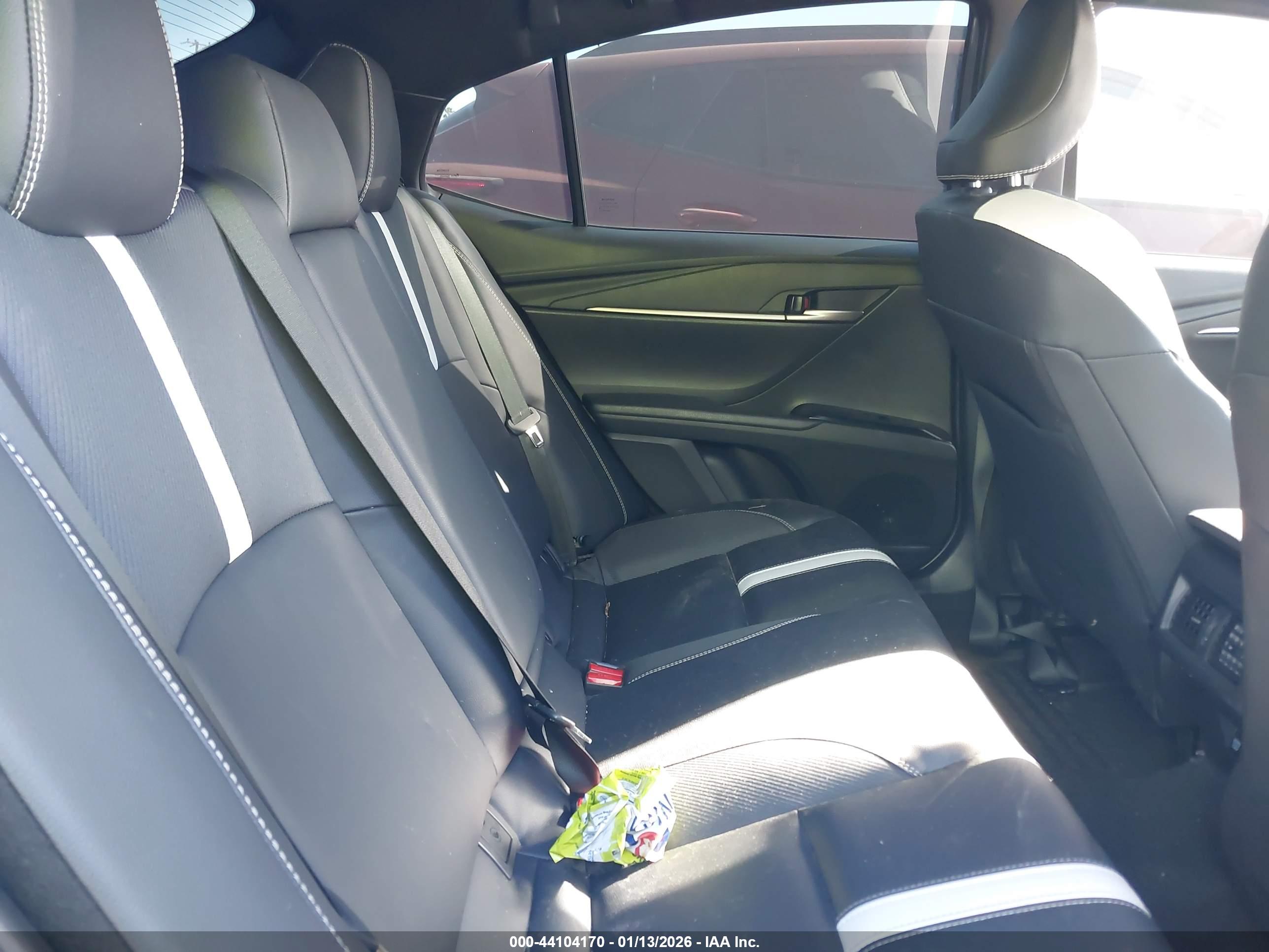 TOYOTA CAMRY image 8
