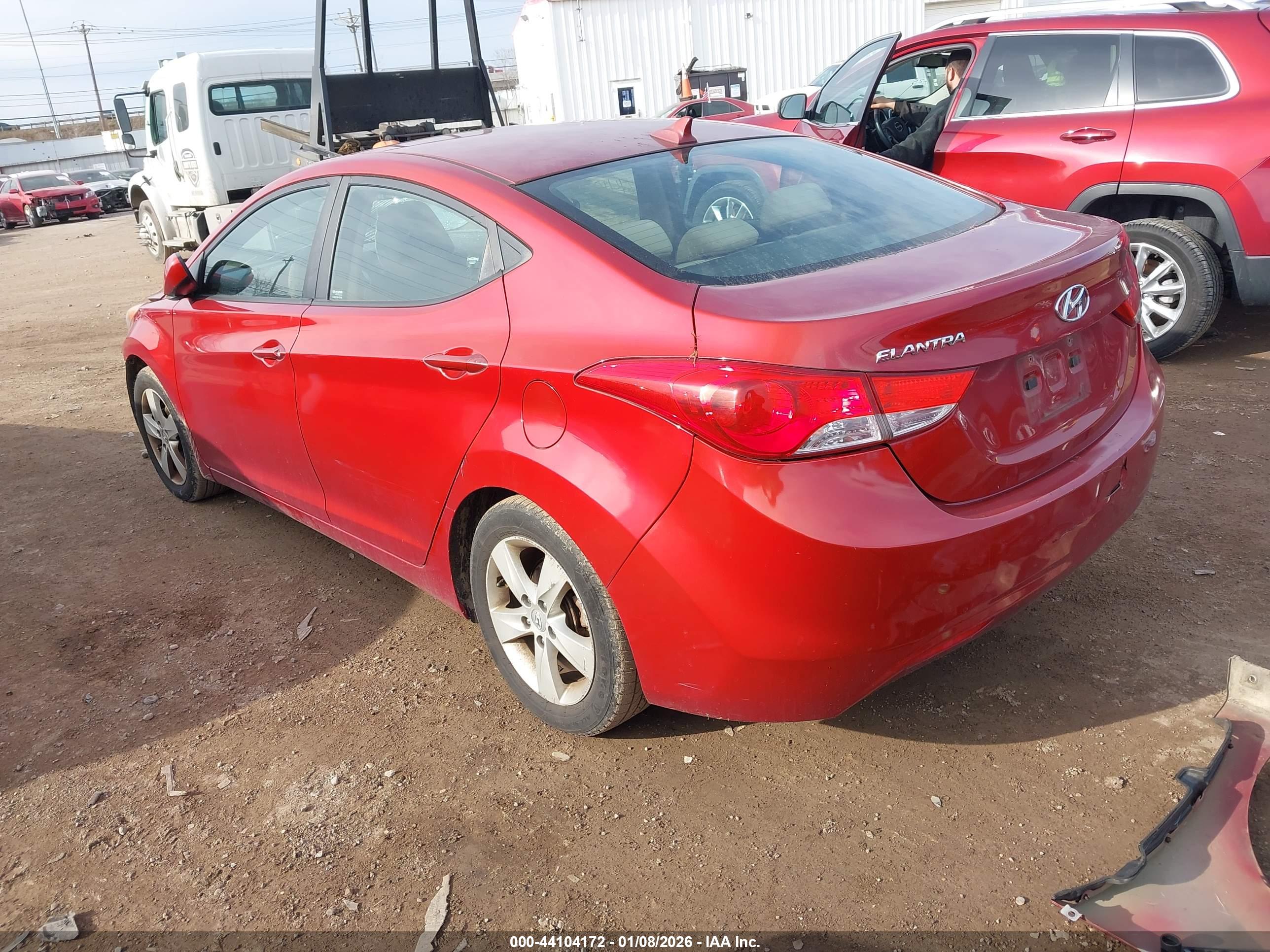 HYUNDAI ELANTRA image 3