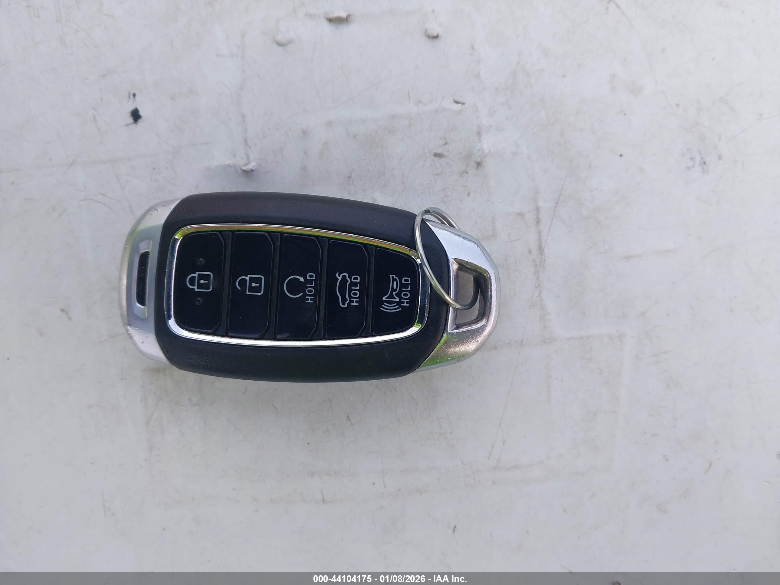 HYUNDAI ELANTRA image 11