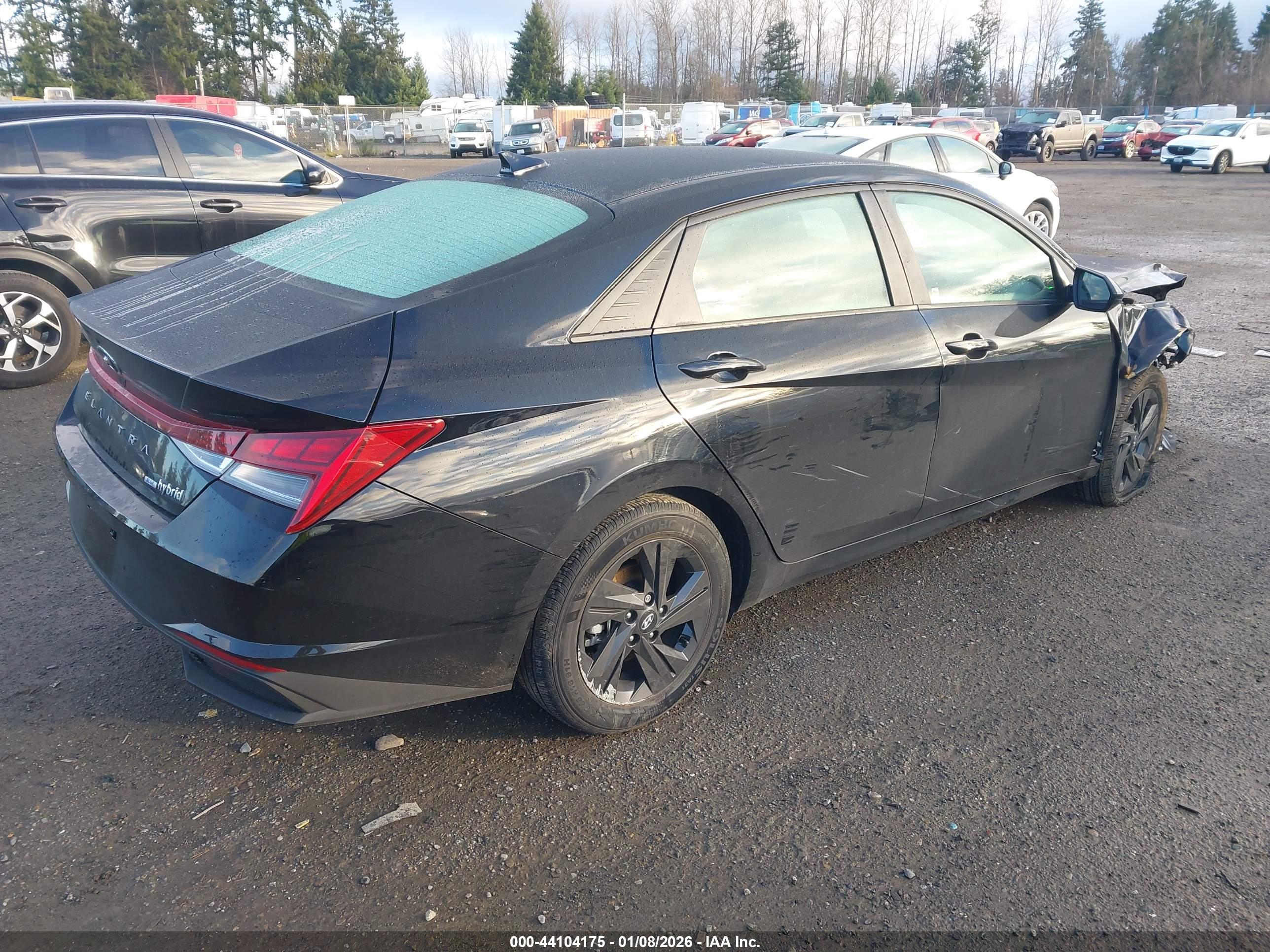 HYUNDAI ELANTRA image 4