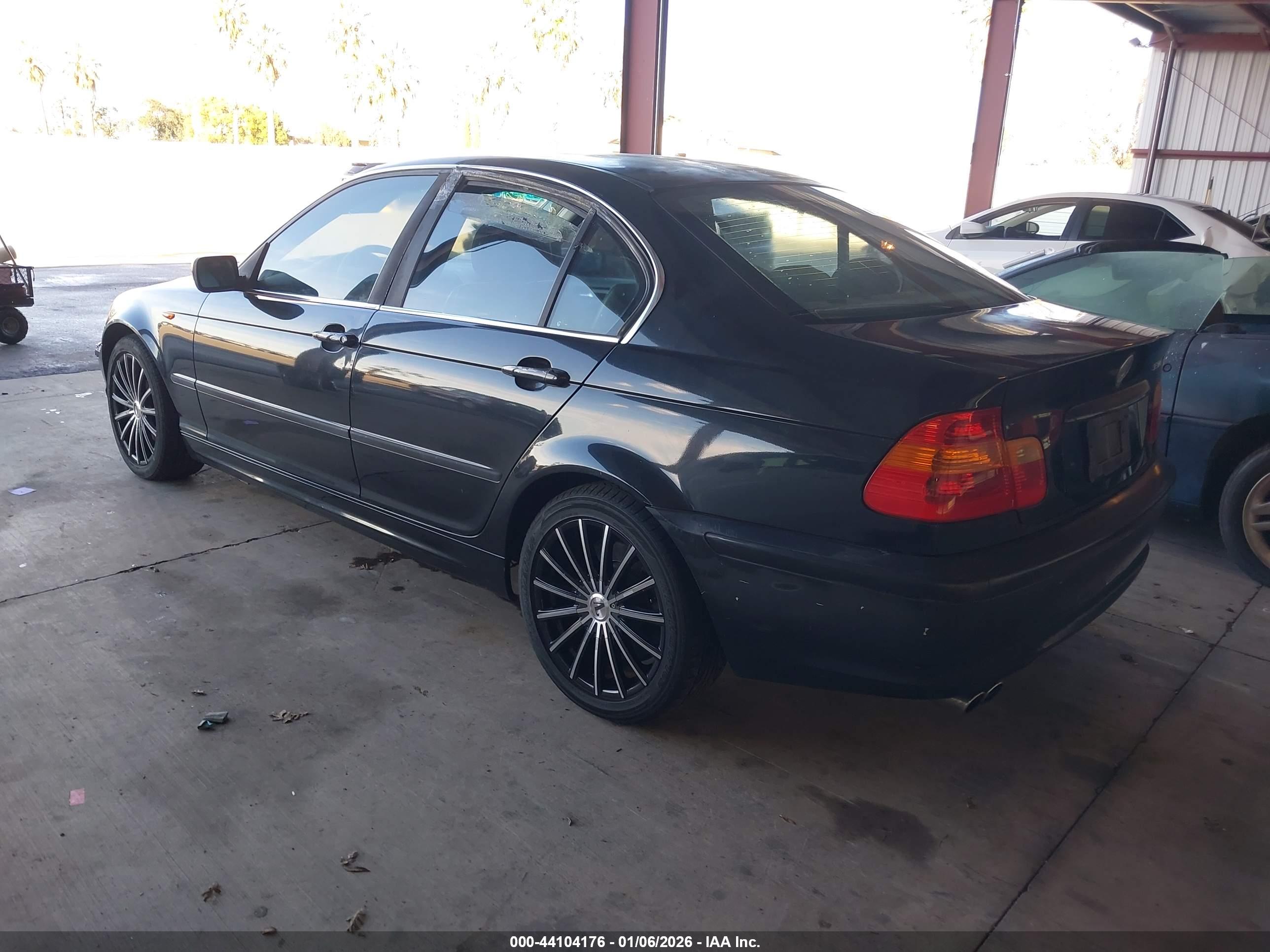 BMW 330XI image 3