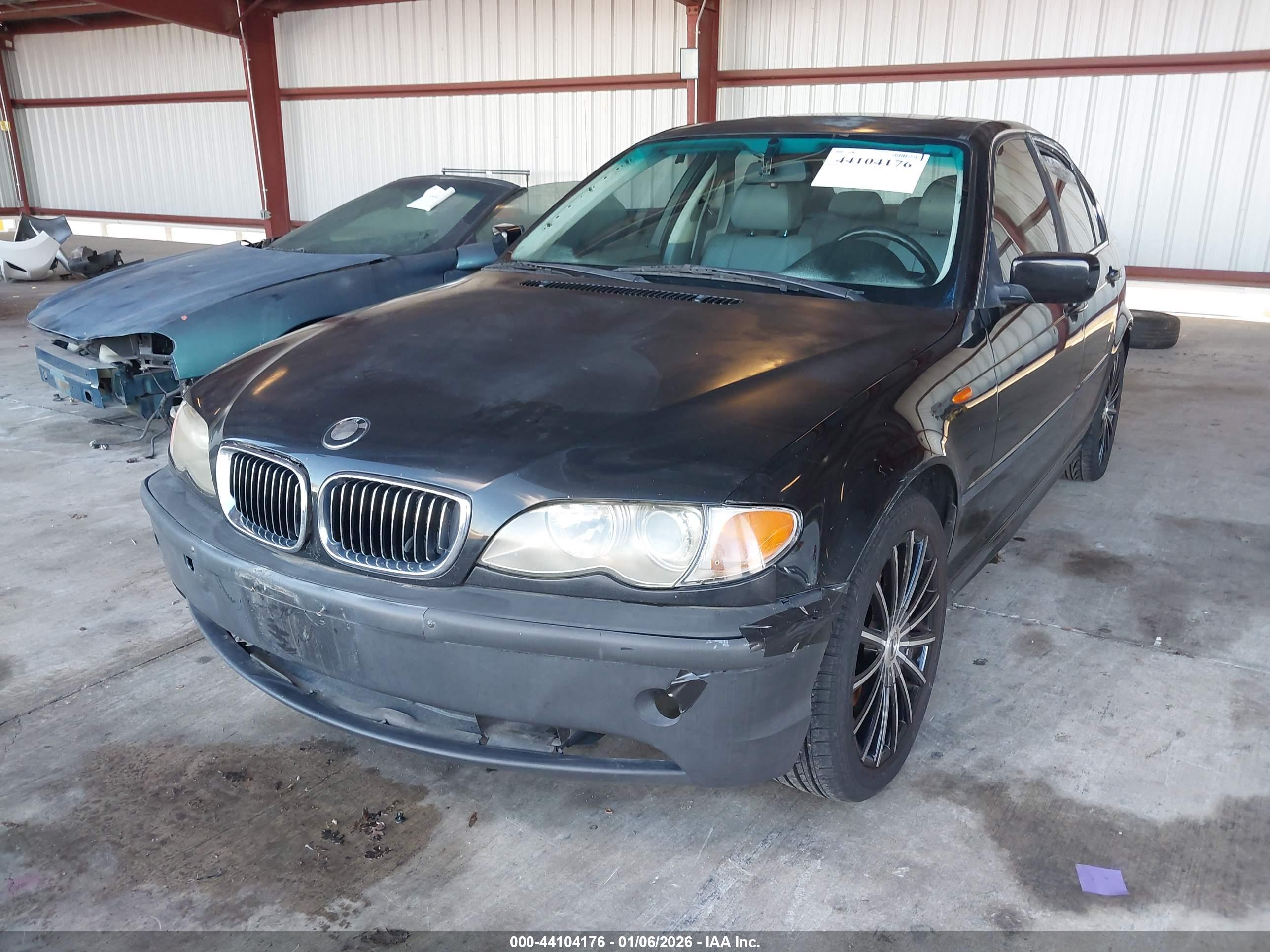 BMW 330XI image 6