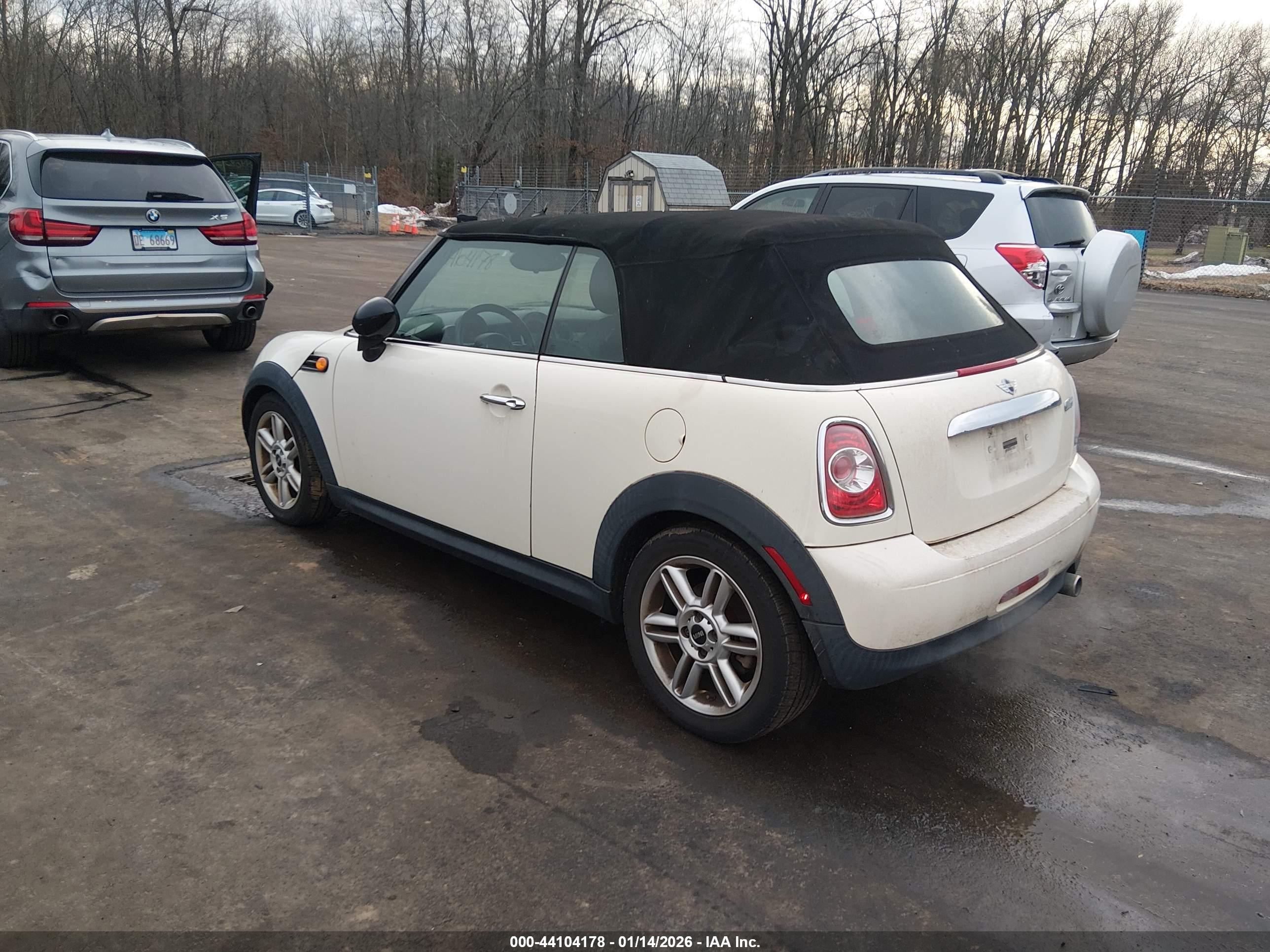 MINI CONVERTIBLE image 3