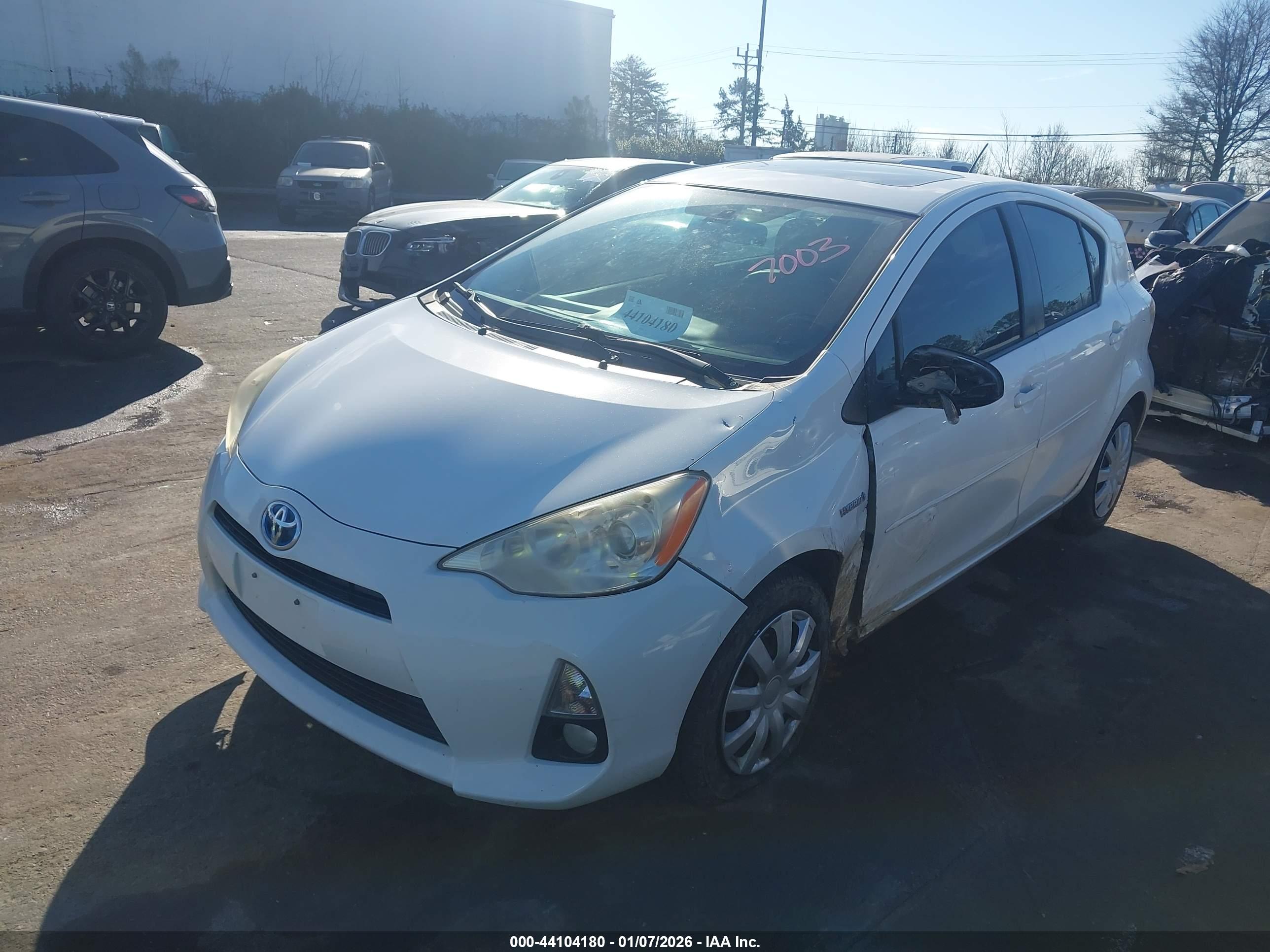 TOYOTA PRIUS image 2