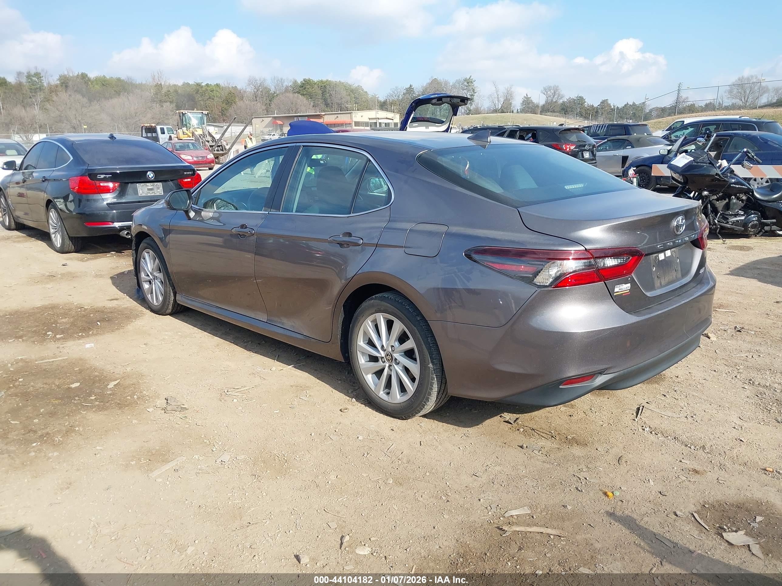 TOYOTA CAMRY image 3