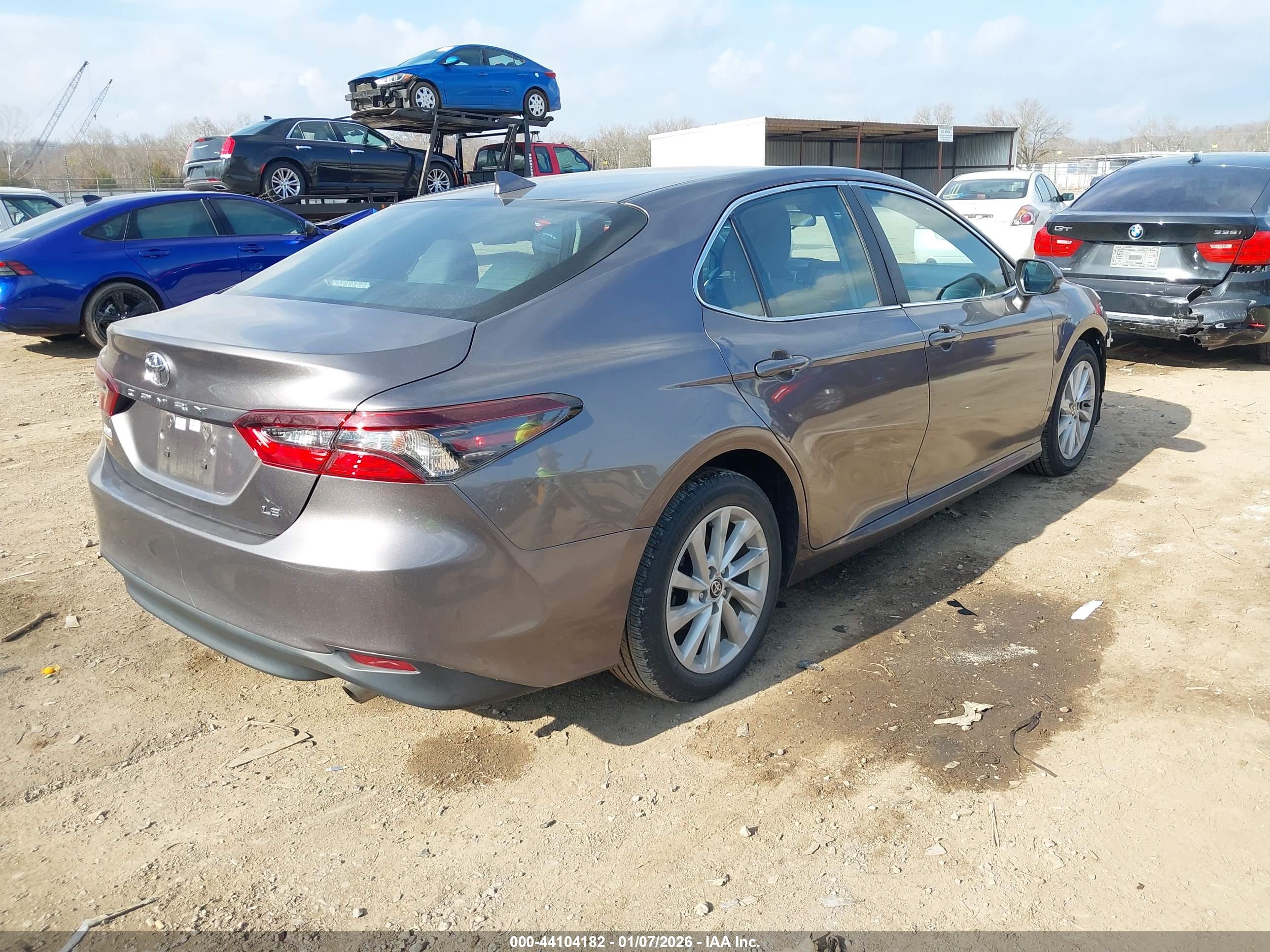TOYOTA CAMRY image 4