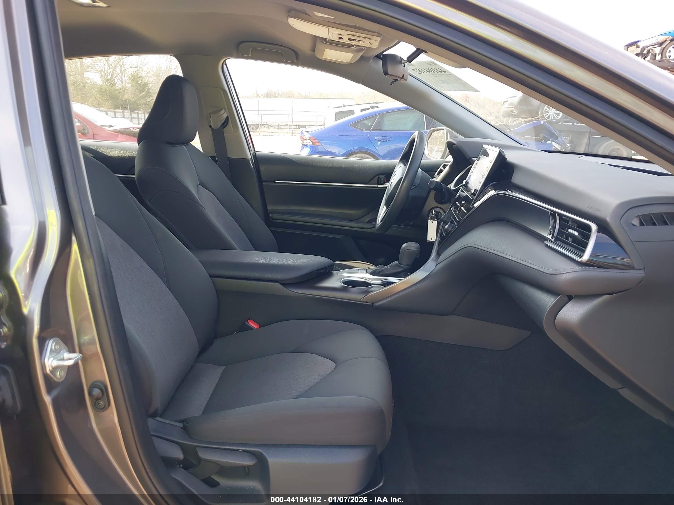 TOYOTA CAMRY image 5