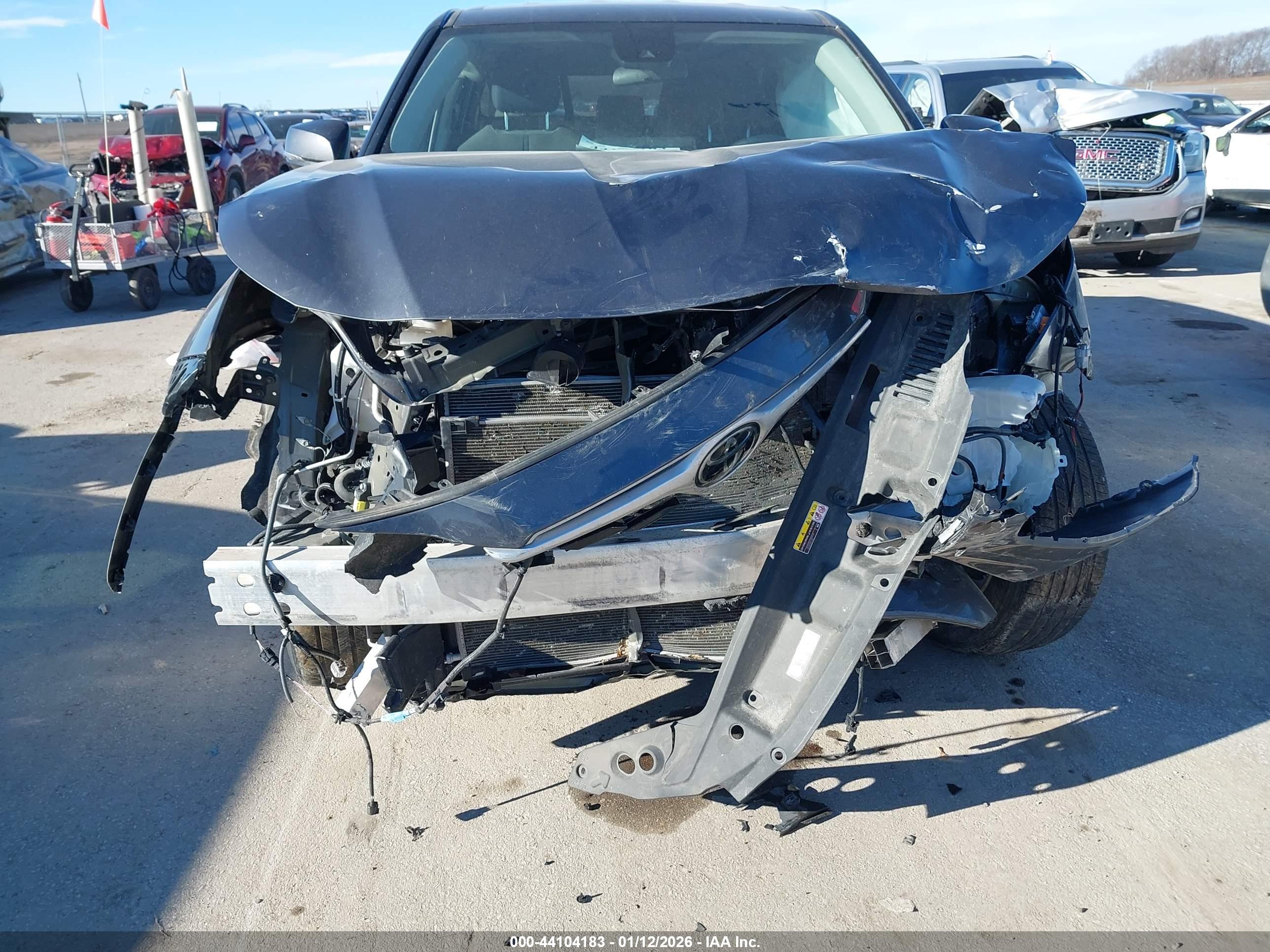 TOYOTA HIGHLANDER image 6
