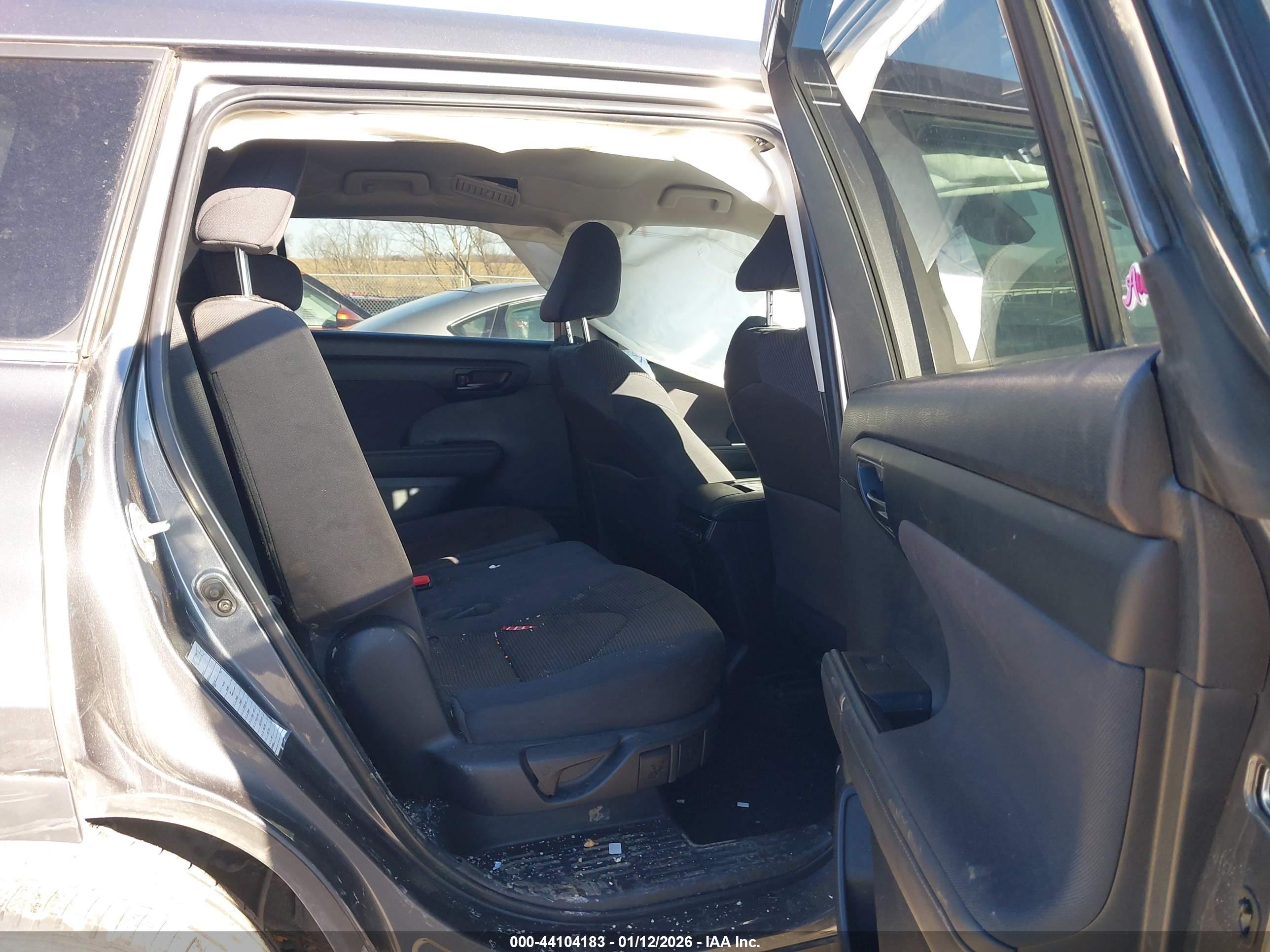 TOYOTA HIGHLANDER image 8
