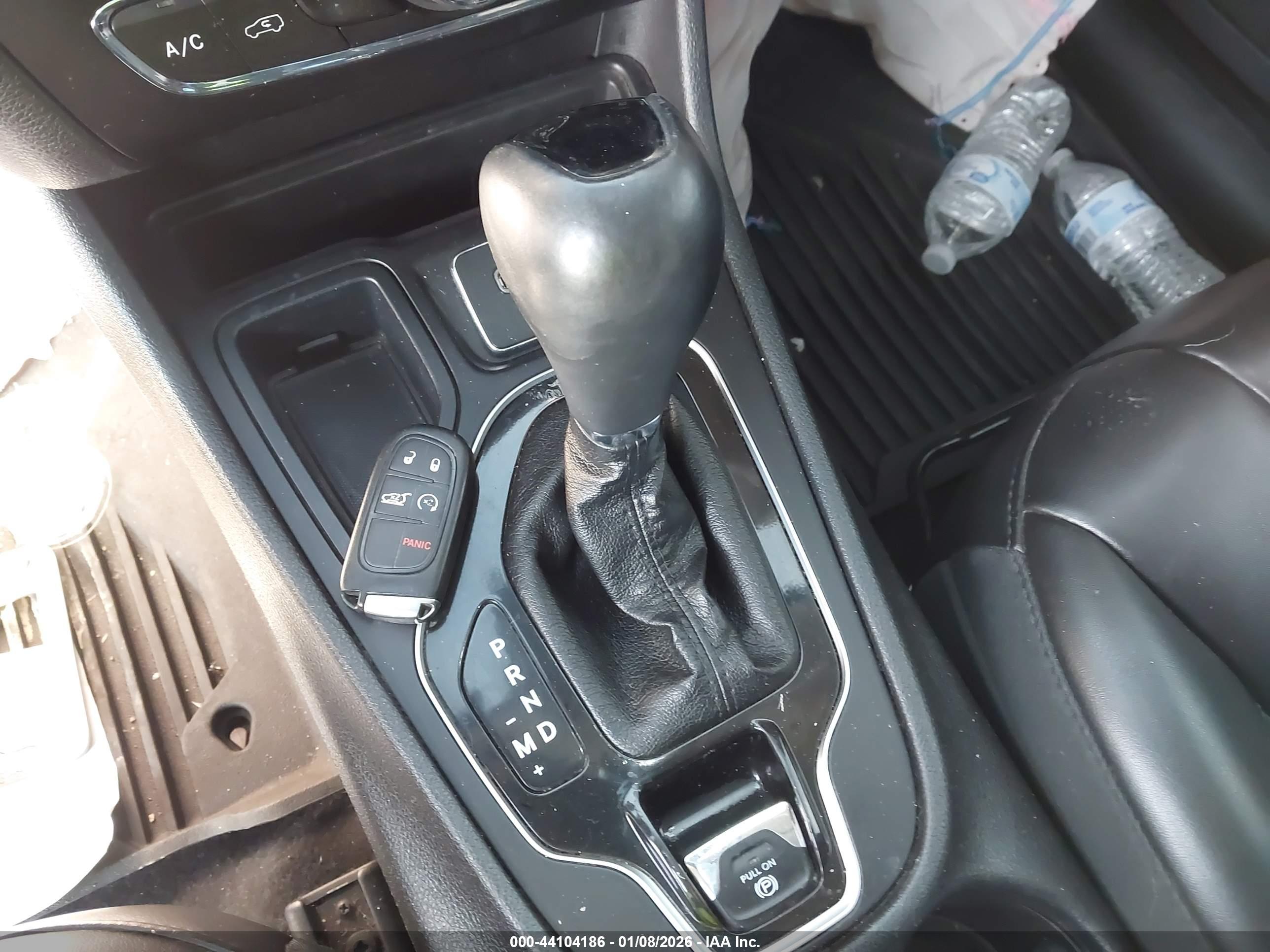 JEEP CHEROKEE image 11
