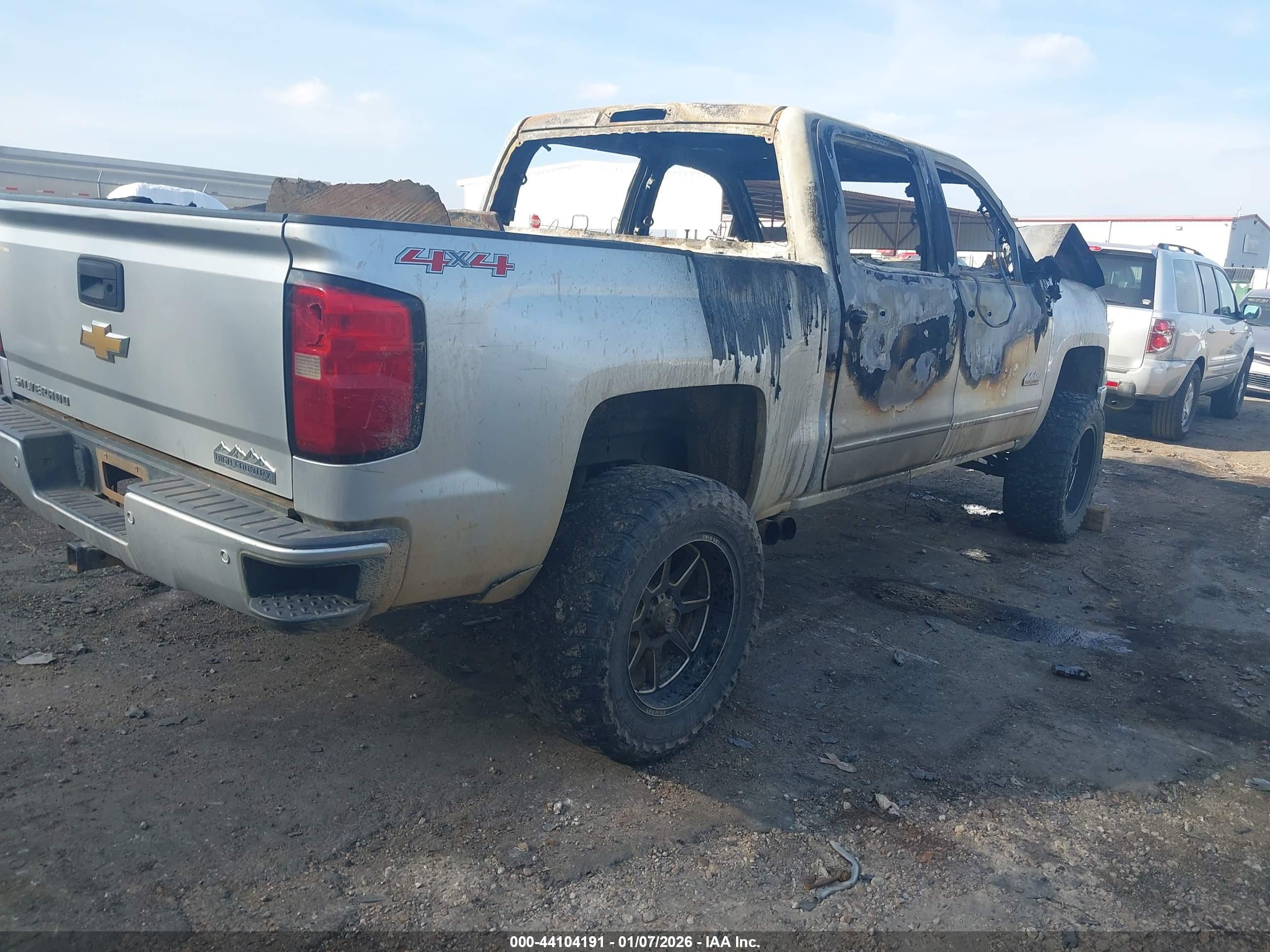 CHEVROLET SILVERADO image 4