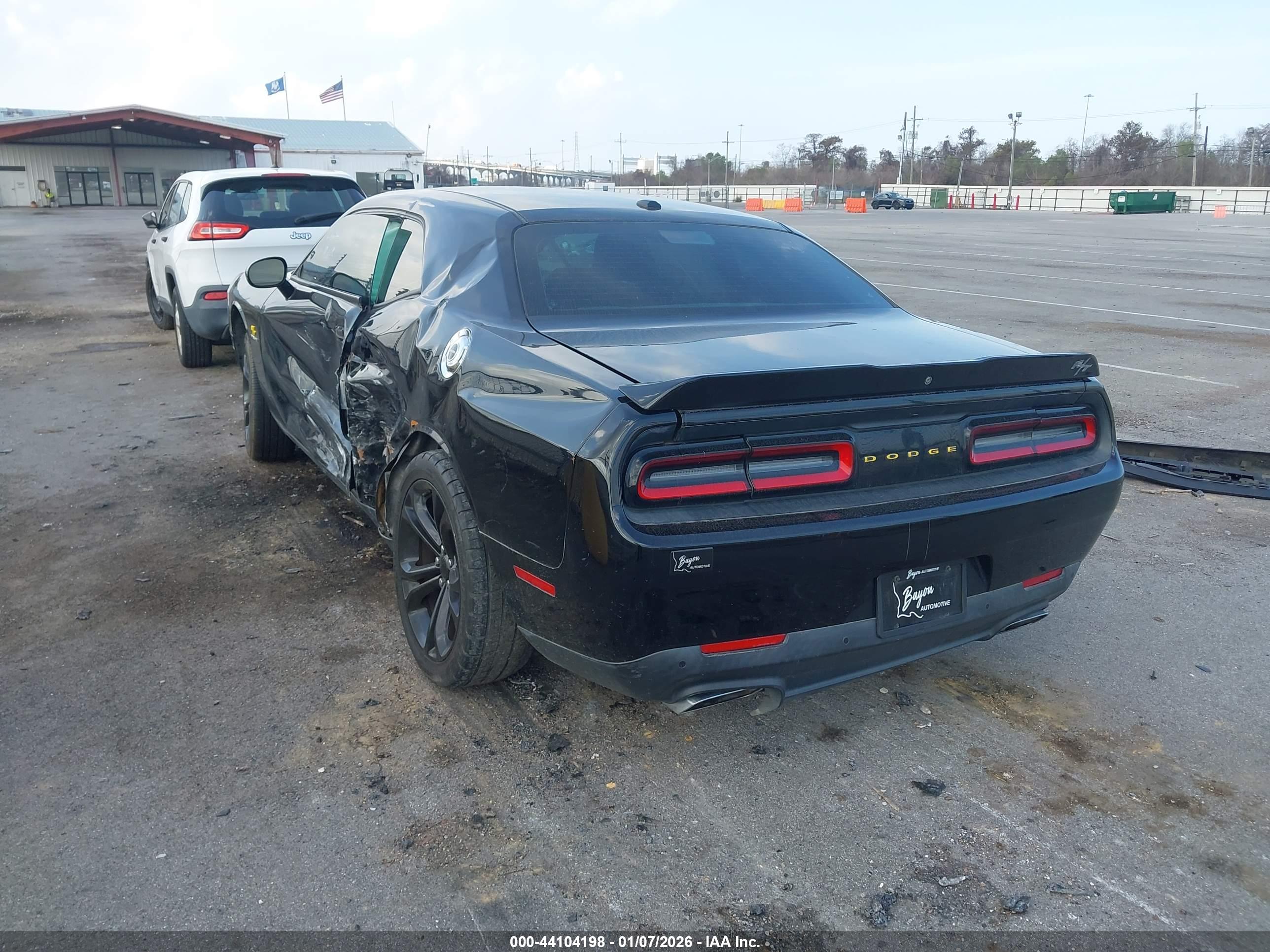 DODGE CHALLENGER image 3