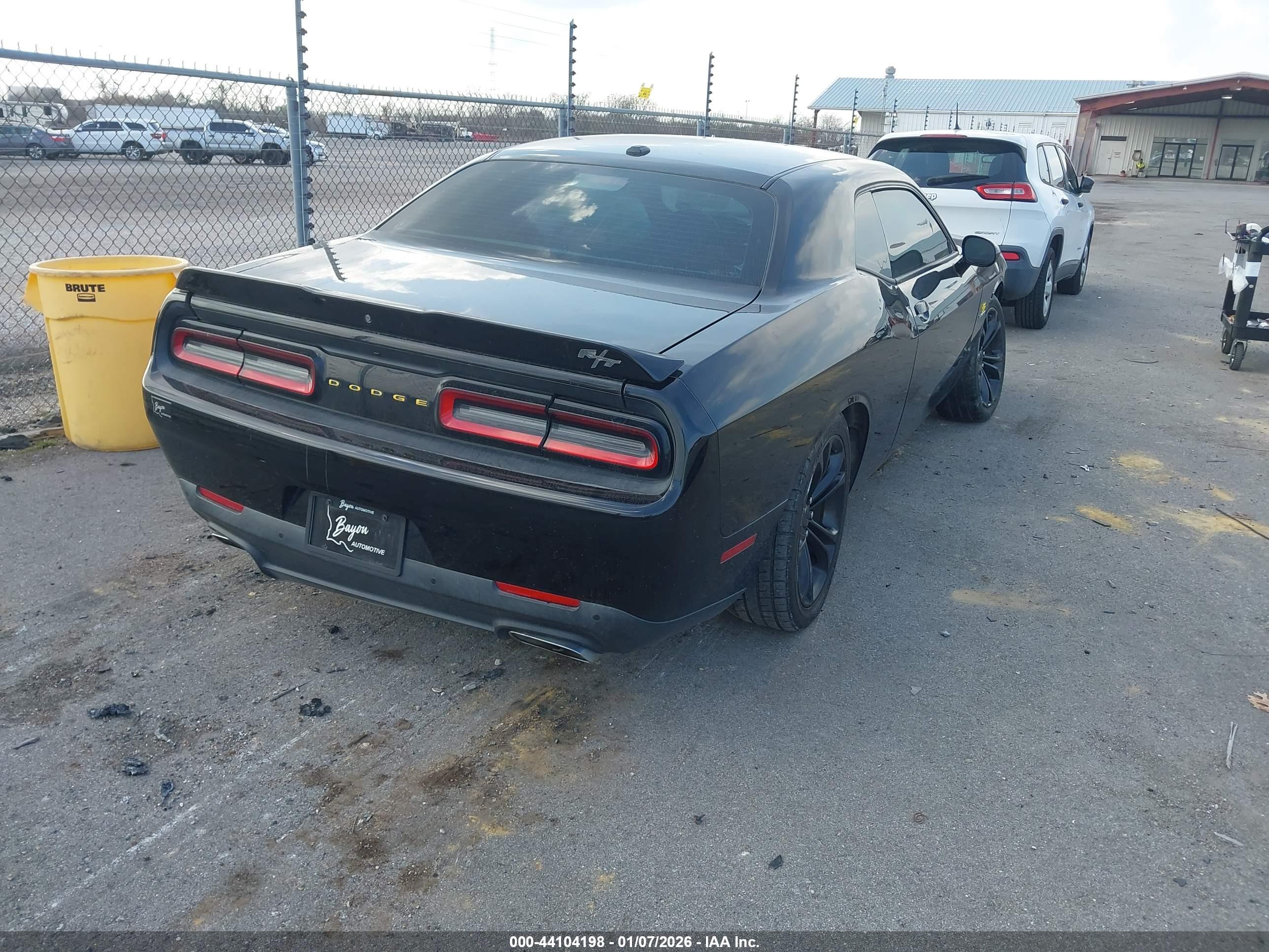 DODGE CHALLENGER image 4