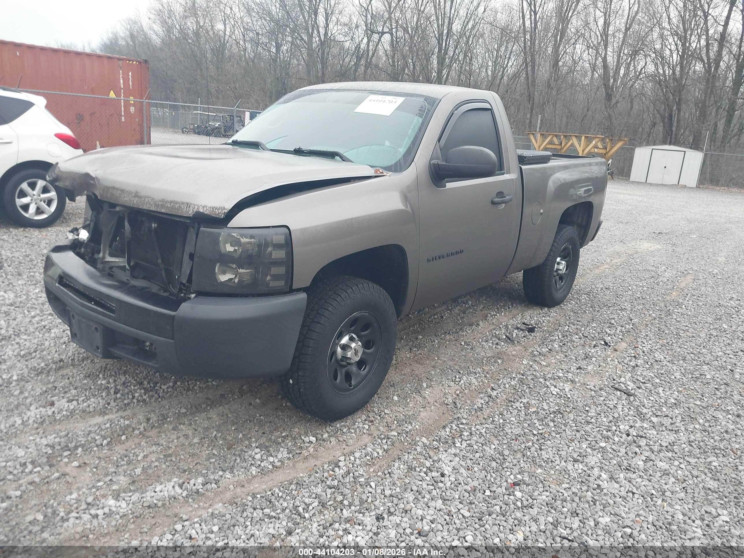 CHEVROLET SILVERADO image 2