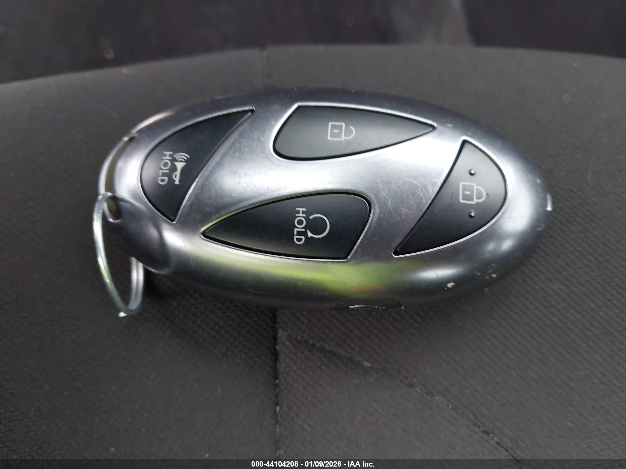 HYUNDAI ELANTRA image 11
